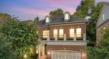 6817 STOCKWELL MANOR DR, FALLS CHURCH, Virginia 22043, 5 Bedrooms Bedrooms, ,4 BathroomsBathrooms,Residential,For sale,6817 STOCKWELL MANOR DR,VAFX2259806 MLS # VAFX2259806