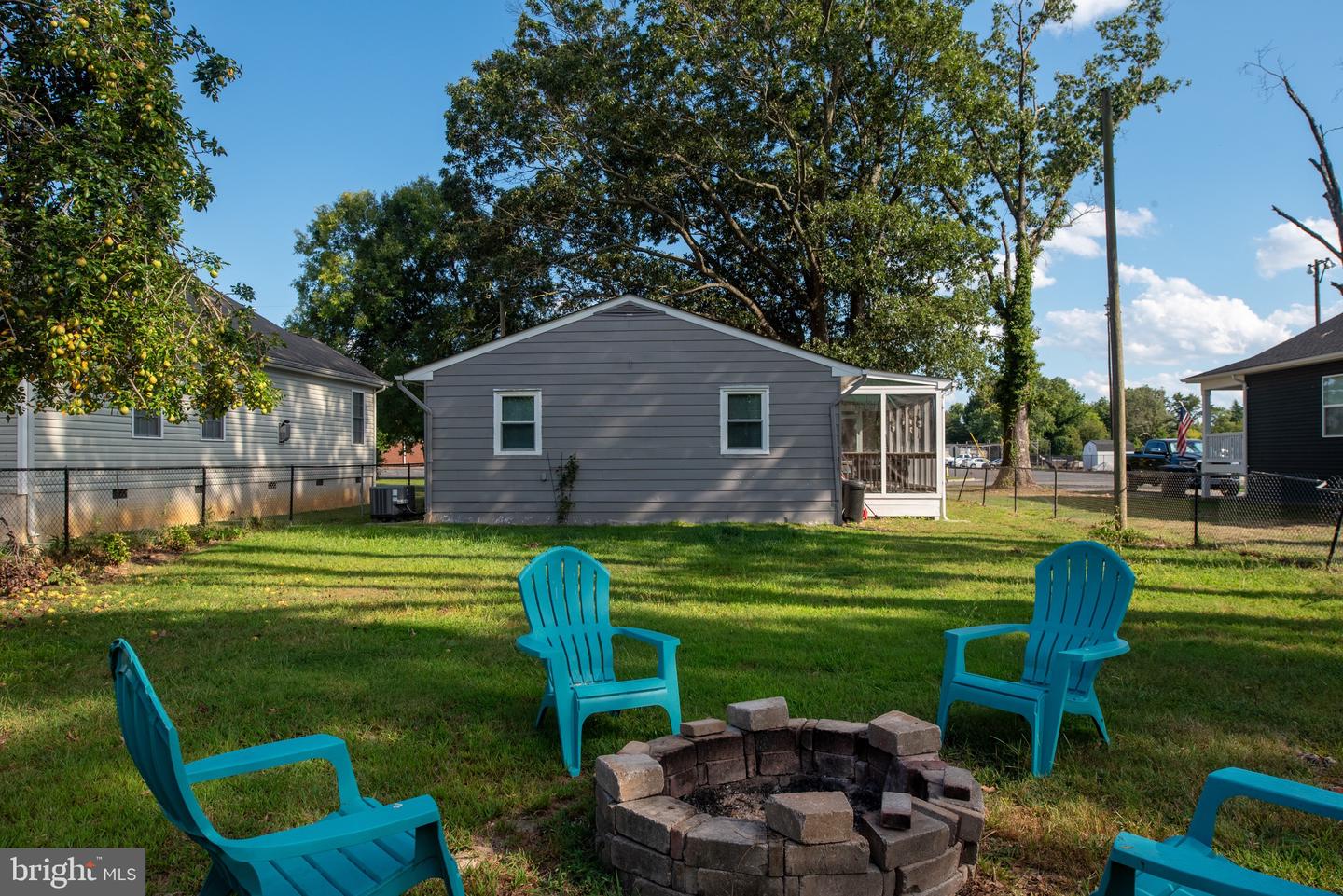 119 1ST ST, COLONIAL BEACH, Virginia 22443, 3 Bedrooms Bedrooms, 5 Rooms Rooms,1 BathroomBathrooms,Residential,For sale,119 1ST ST,VAWE2009588 MLS # VAWE2009588