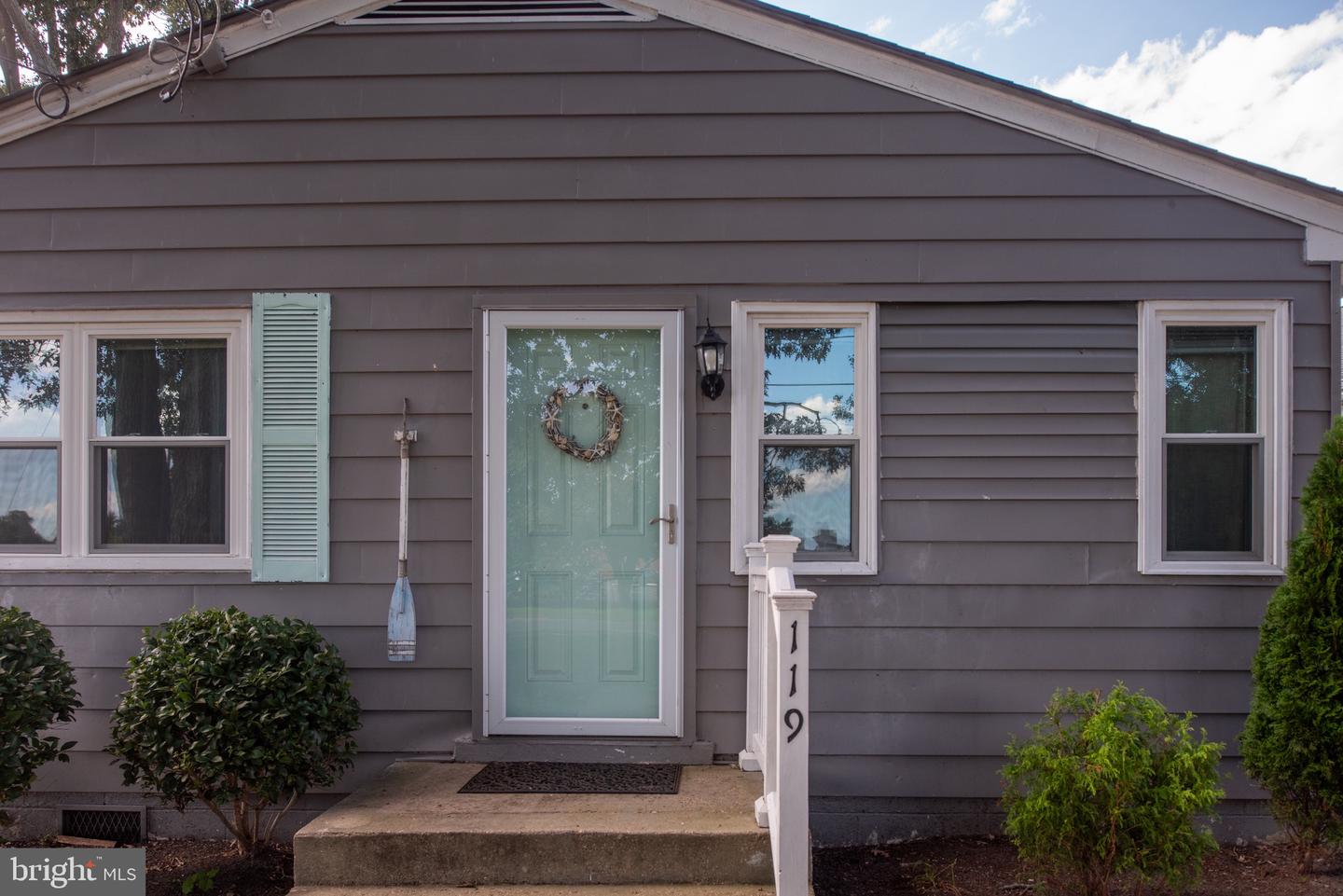119 1ST ST, COLONIAL BEACH, Virginia 22443, 3 Bedrooms Bedrooms, 5 Rooms Rooms,1 BathroomBathrooms,Residential,For sale,119 1ST ST,VAWE2009588 MLS # VAWE2009588