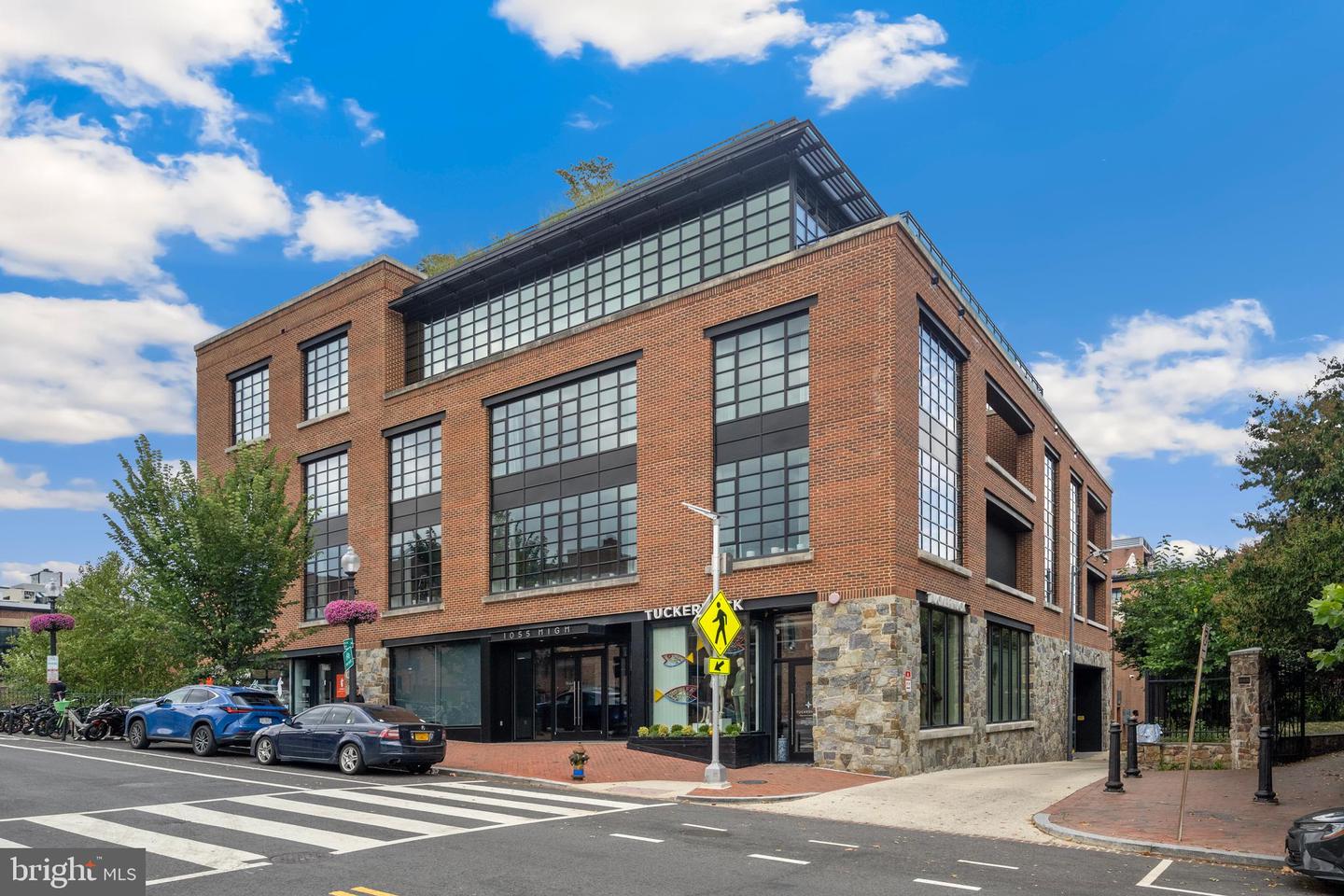 1055 WISCONSIN AVE NW #4E, WASHINGTON, District Of Columbia 20007, 4 Bedrooms Bedrooms, ,4 BathroomsBathrooms,Residential,For sale,1055 WISCONSIN AVE NW #4E,DCDC2216246 MLS # DCDC2216246