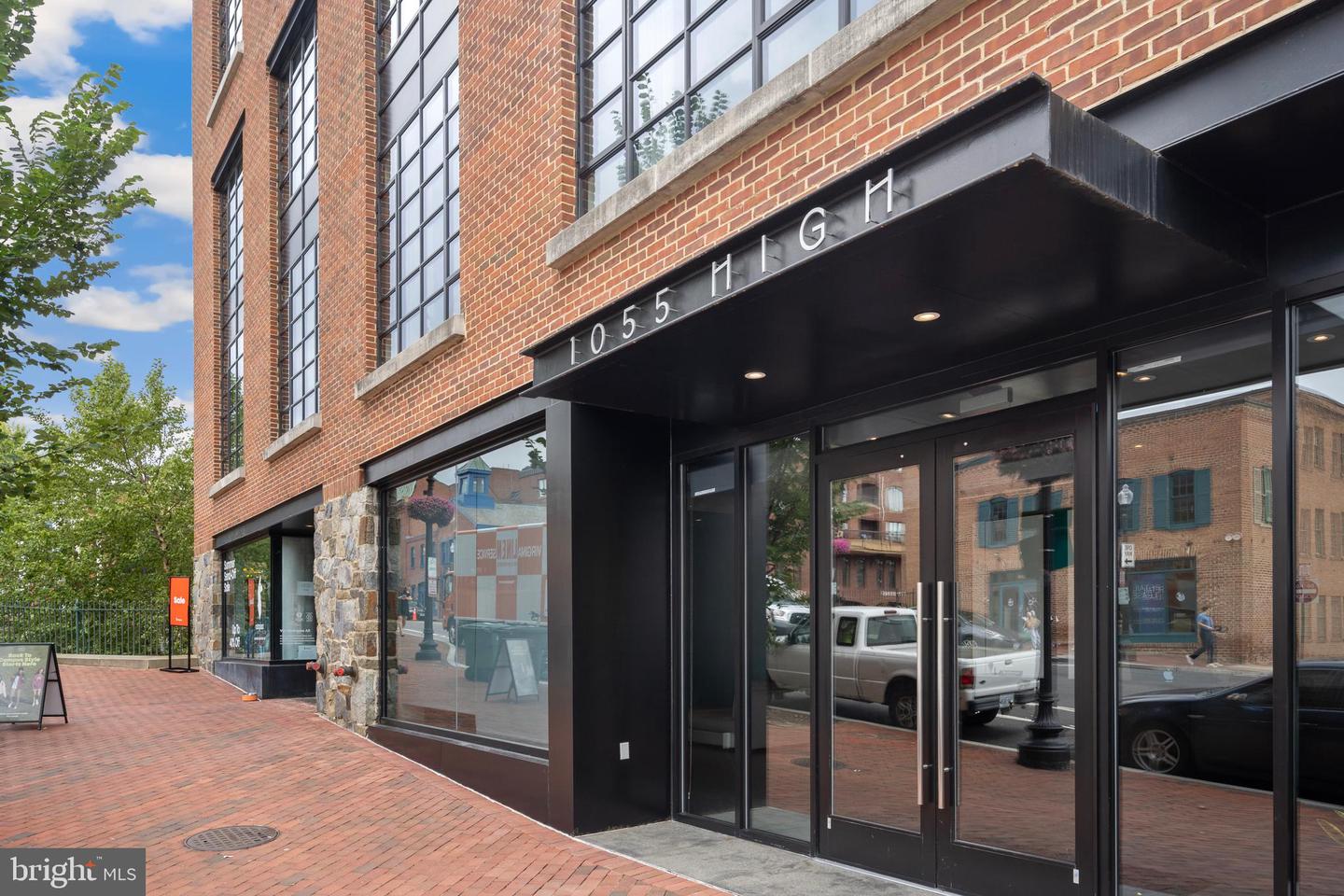 1055 WISCONSIN AVE NW #4E, WASHINGTON, District Of Columbia 20007, 4 Bedrooms Bedrooms, ,4 BathroomsBathrooms,Residential,For sale,1055 WISCONSIN AVE NW #4E,DCDC2216246 MLS # DCDC2216246