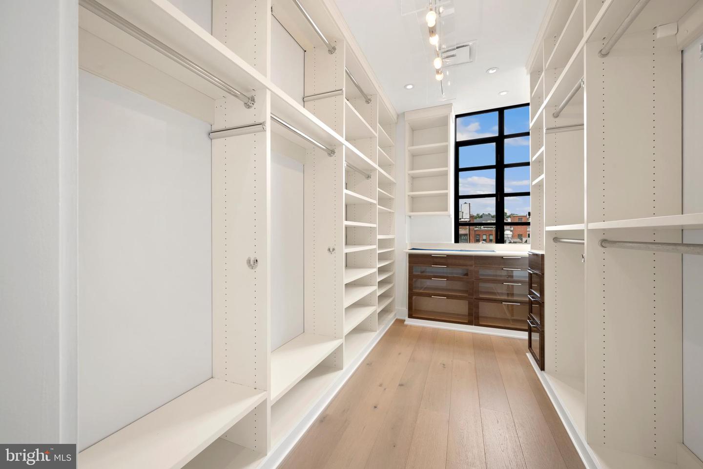 1055 WISCONSIN AVE NW #4E, WASHINGTON, District Of Columbia 20007, 4 Bedrooms Bedrooms, ,4 BathroomsBathrooms,Residential,For sale,1055 WISCONSIN AVE NW #4E,DCDC2216246 MLS # DCDC2216246