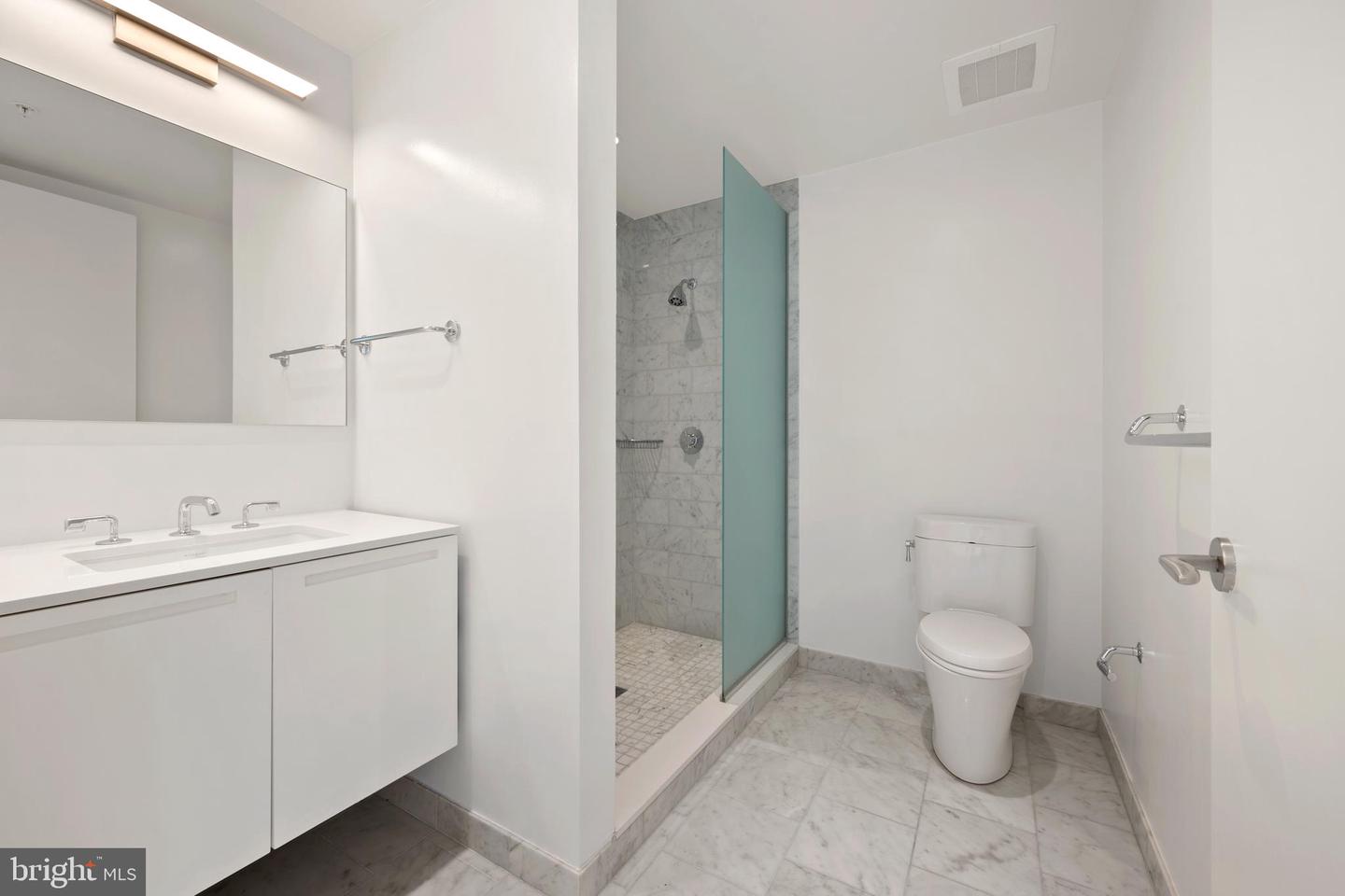 1055 WISCONSIN AVE NW #4E, WASHINGTON, District Of Columbia 20007, 4 Bedrooms Bedrooms, ,4 BathroomsBathrooms,Residential,For sale,1055 WISCONSIN AVE NW #4E,DCDC2216246 MLS # DCDC2216246