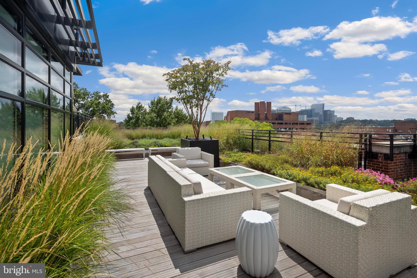 1055 WISCONSIN AVE NW #4E, WASHINGTON, District Of Columbia 20007, 4 Bedrooms Bedrooms, ,4 BathroomsBathrooms,Residential,For sale,1055 WISCONSIN AVE NW #4E,DCDC2216246 MLS # DCDC2216246