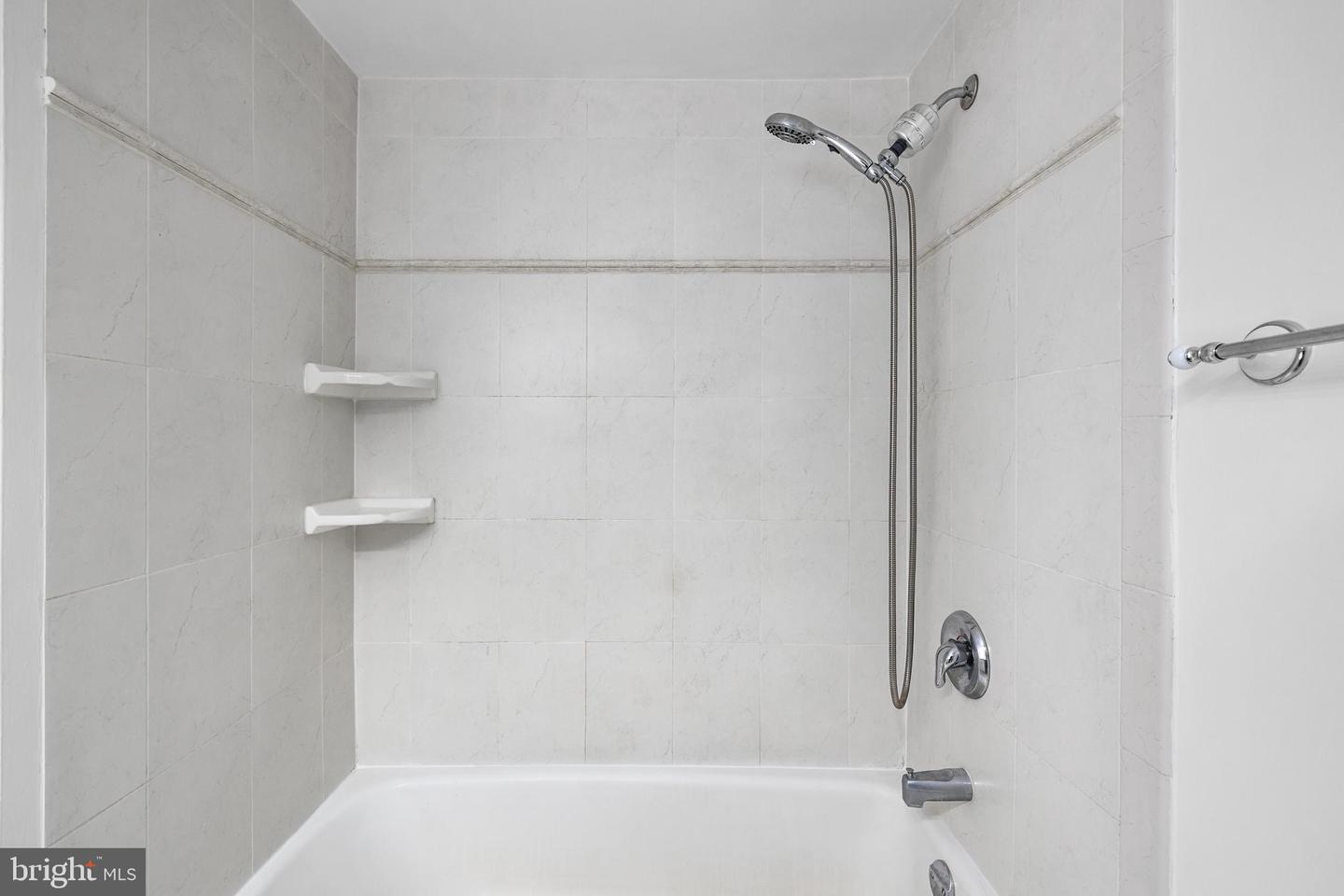 5340 HOLMES RUN PKWY #1102, ALEXANDRIA, Virginia 22304, 2 Bedrooms Bedrooms, ,1 BathroomBathrooms,Residential,For sale,5340 HOLMES RUN PKWY #1102,VAAX2048984 MLS # VAAX2048984