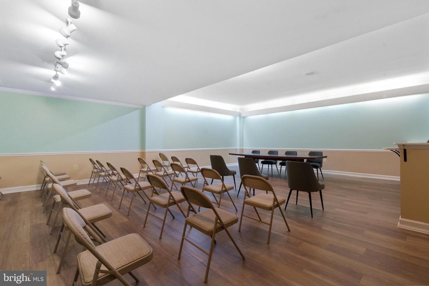 5340 HOLMES RUN PKWY #1102, ALEXANDRIA, Virginia 22304, 2 Bedrooms Bedrooms, ,1 BathroomBathrooms,Residential,For sale,5340 HOLMES RUN PKWY #1102,VAAX2048984 MLS # VAAX2048984
