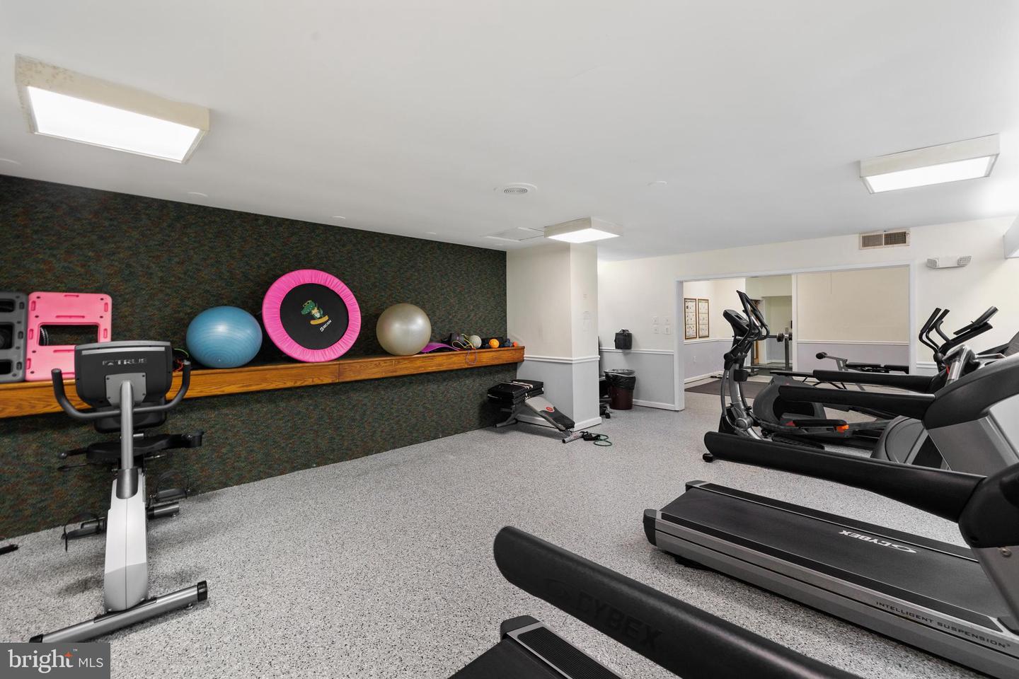 5340 HOLMES RUN PKWY #1102, ALEXANDRIA, Virginia 22304, 2 Bedrooms Bedrooms, ,1 BathroomBathrooms,Residential,For sale,5340 HOLMES RUN PKWY #1102,VAAX2048984 MLS # VAAX2048984