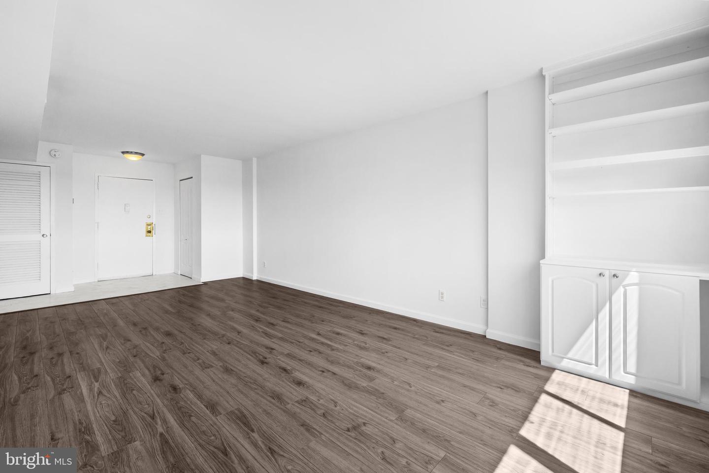 5340 HOLMES RUN PKWY #1102, ALEXANDRIA, Virginia 22304, 2 Bedrooms Bedrooms, ,1 BathroomBathrooms,Residential,For sale,5340 HOLMES RUN PKWY #1102,VAAX2048984 MLS # VAAX2048984