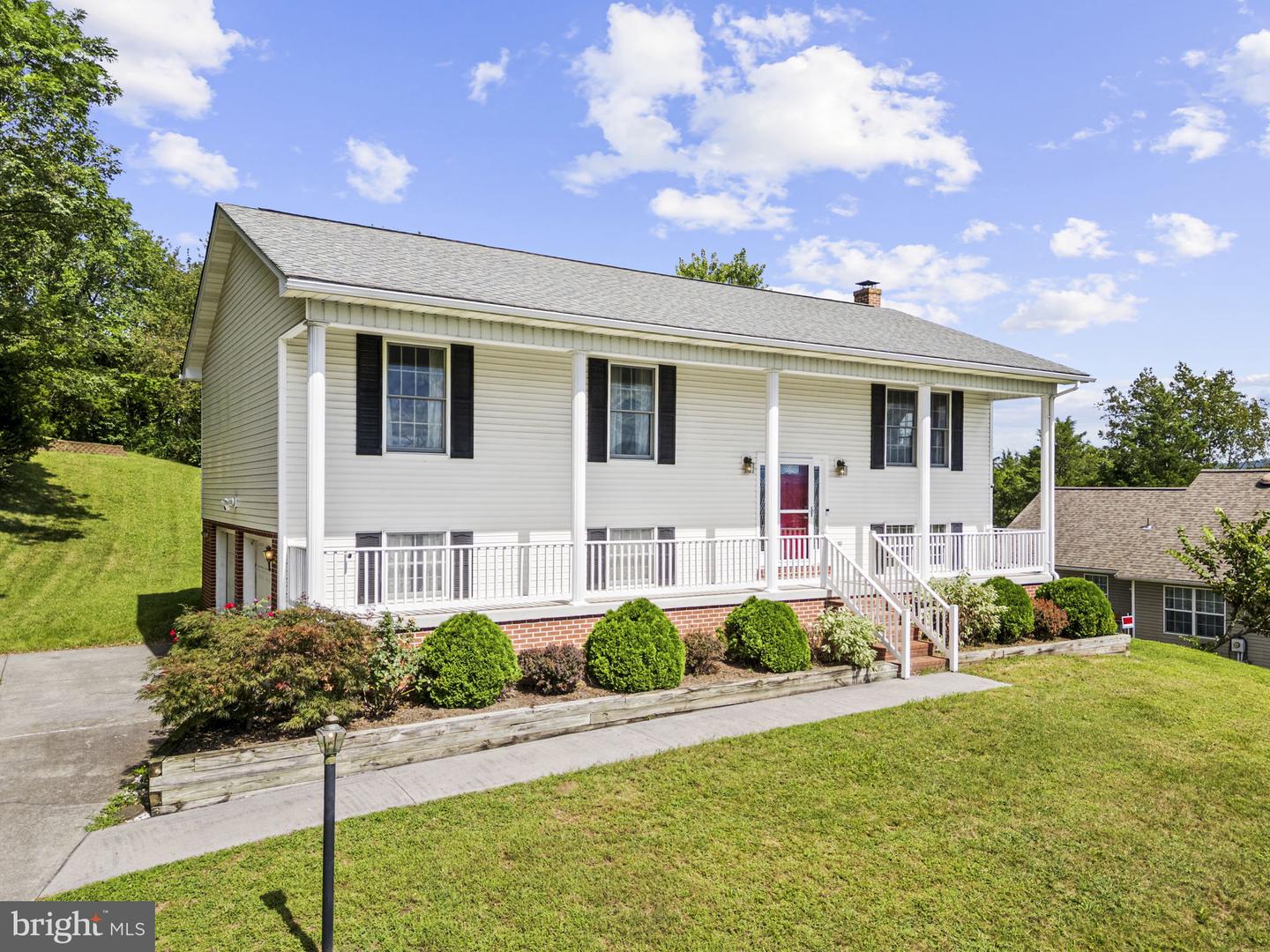 1204 S FORK DR, FRONT ROYAL, Virginia 22630, 4 Bedrooms Bedrooms, 13 Rooms Rooms,2 BathroomsBathrooms,Residential,For sale,1204 S FORK DR,VAWR2012112 MLS # VAWR2012112