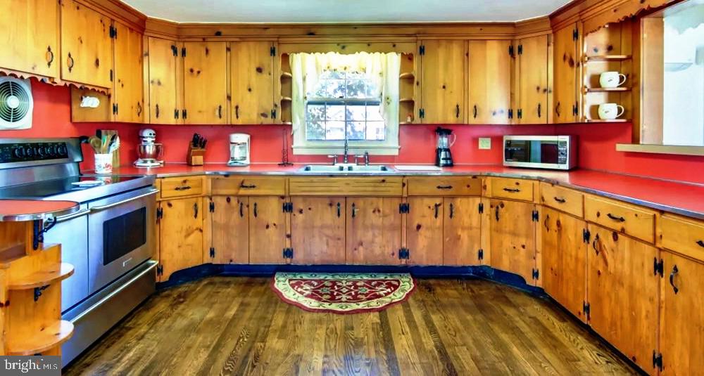 6346 CROPPER ST, CHINCOTEAGUE ISLAND, Virginia 23336, 2 Bedrooms Bedrooms, ,2 BathroomsBathrooms,Residential,For sale,6346 CROPPER ST,VAAC2002200 MLS # VAAC2002200