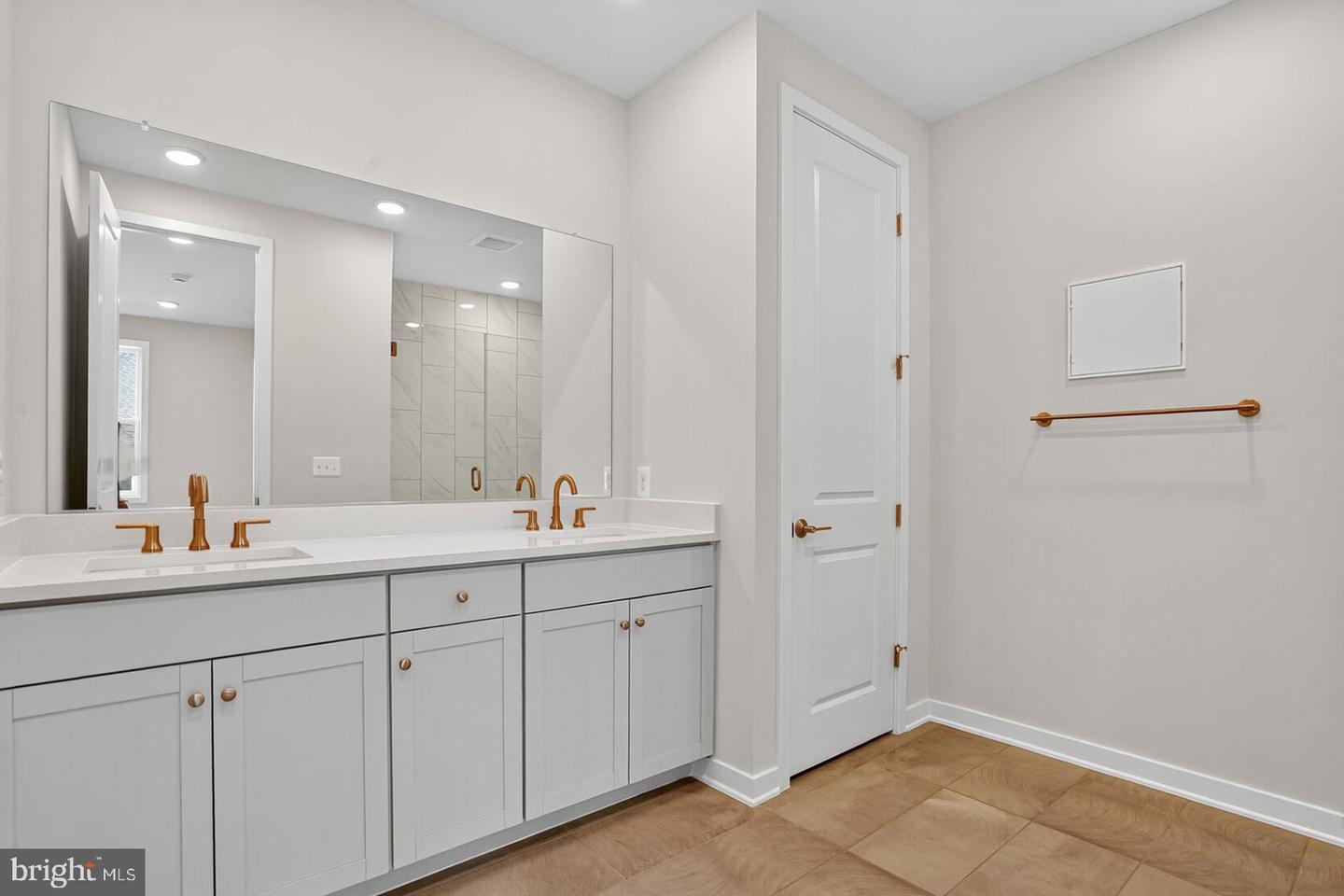 42148 STONE PRESS TER, BRAMBLETON, Virginia 20148, 3 Bedrooms Bedrooms, ,3 BathroomsBathrooms,Residential,For sale,42148 STONE PRESS TER,VALO2105560 MLS # VALO2105560