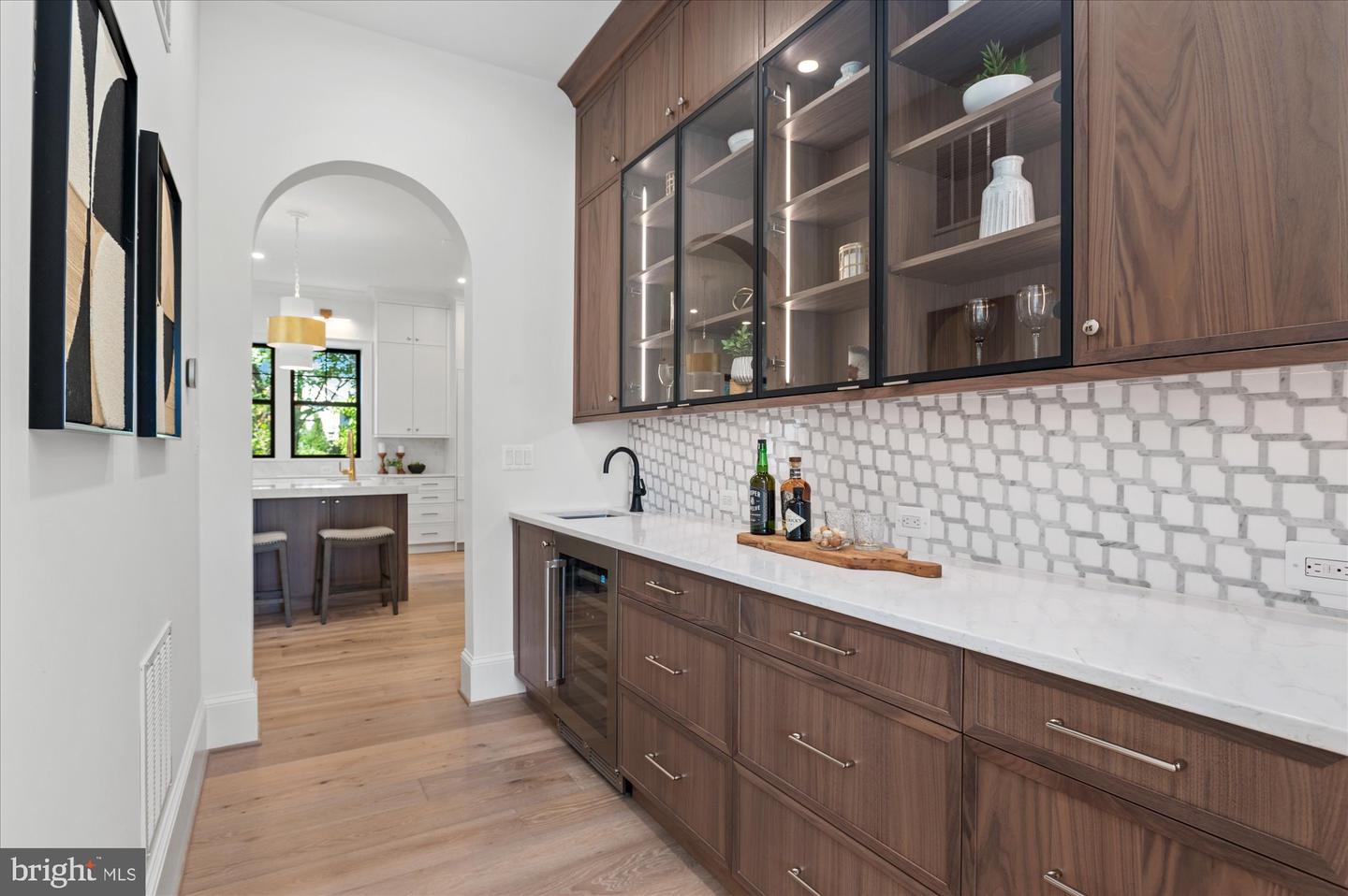 4911 37TH ST N, ARLINGTON, Virginia 22207, 7 Bedrooms Bedrooms, ,7 BathroomsBathrooms,Residential,For sale,4911 37TH ST N,VAAR2054480 MLS # VAAR2054480