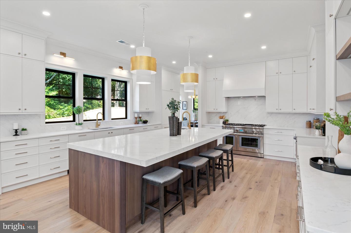 4911 37TH ST N, ARLINGTON, Virginia 22207, 7 Bedrooms Bedrooms, ,7 BathroomsBathrooms,Residential,For sale,4911 37TH ST N,VAAR2054480 MLS # VAAR2054480