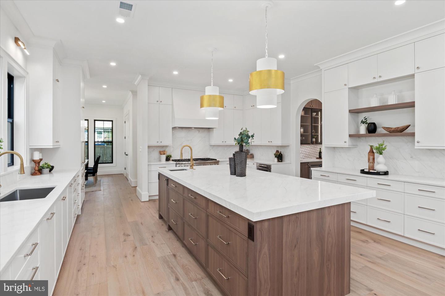 4911 37TH ST N, ARLINGTON, Virginia 22207, 7 Bedrooms Bedrooms, ,7 BathroomsBathrooms,Residential,For sale,4911 37TH ST N,VAAR2054480 MLS # VAAR2054480