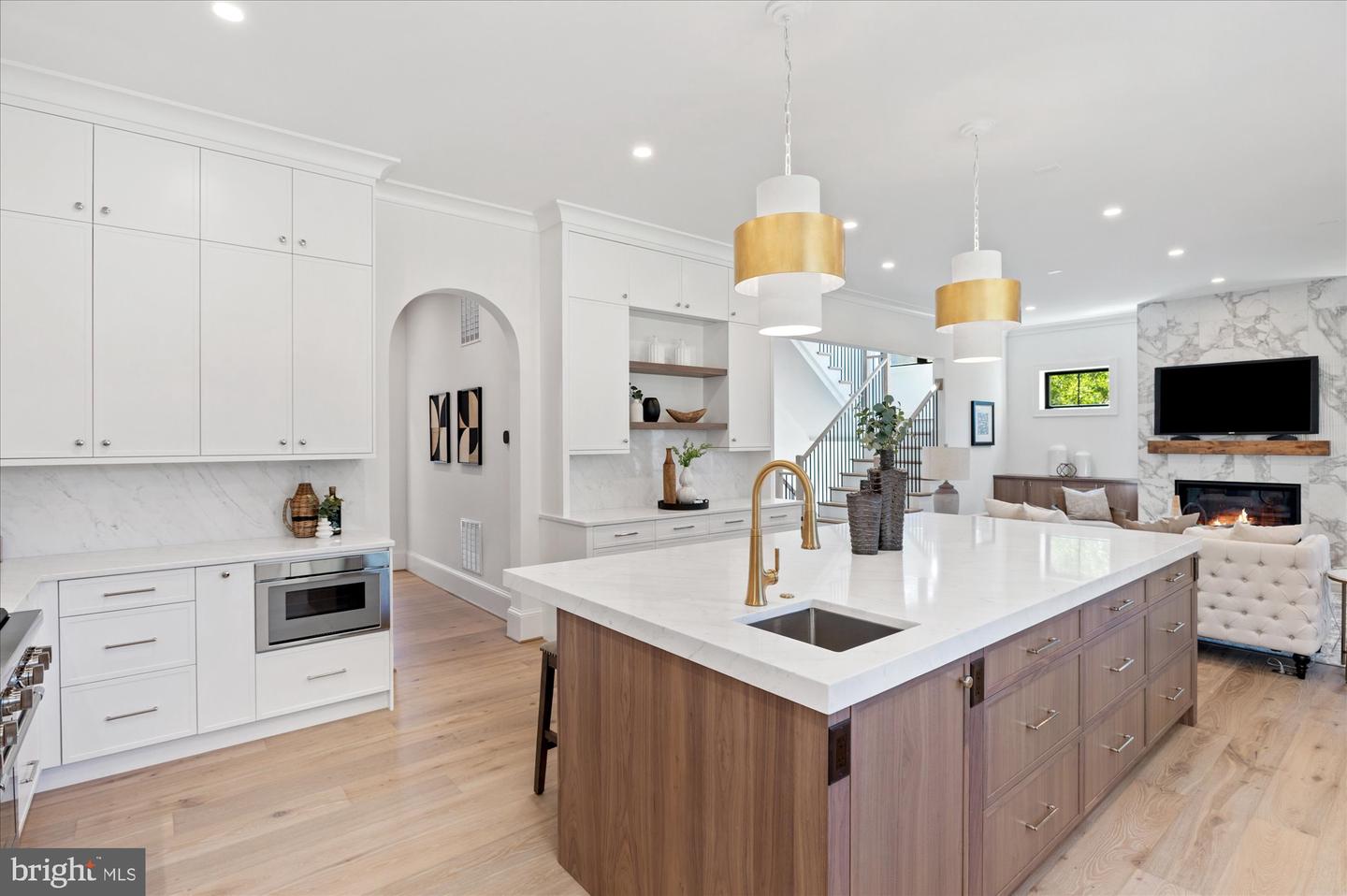 4911 37TH ST N, ARLINGTON, Virginia 22207, 7 Bedrooms Bedrooms, ,7 BathroomsBathrooms,Residential,For sale,4911 37TH ST N,VAAR2054480 MLS # VAAR2054480