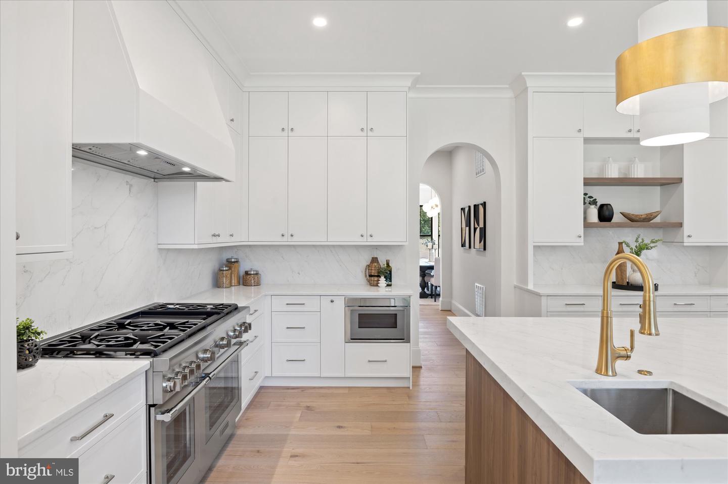 4911 37TH ST N, ARLINGTON, Virginia 22207, 7 Bedrooms Bedrooms, ,7 BathroomsBathrooms,Residential,For sale,4911 37TH ST N,VAAR2054480 MLS # VAAR2054480