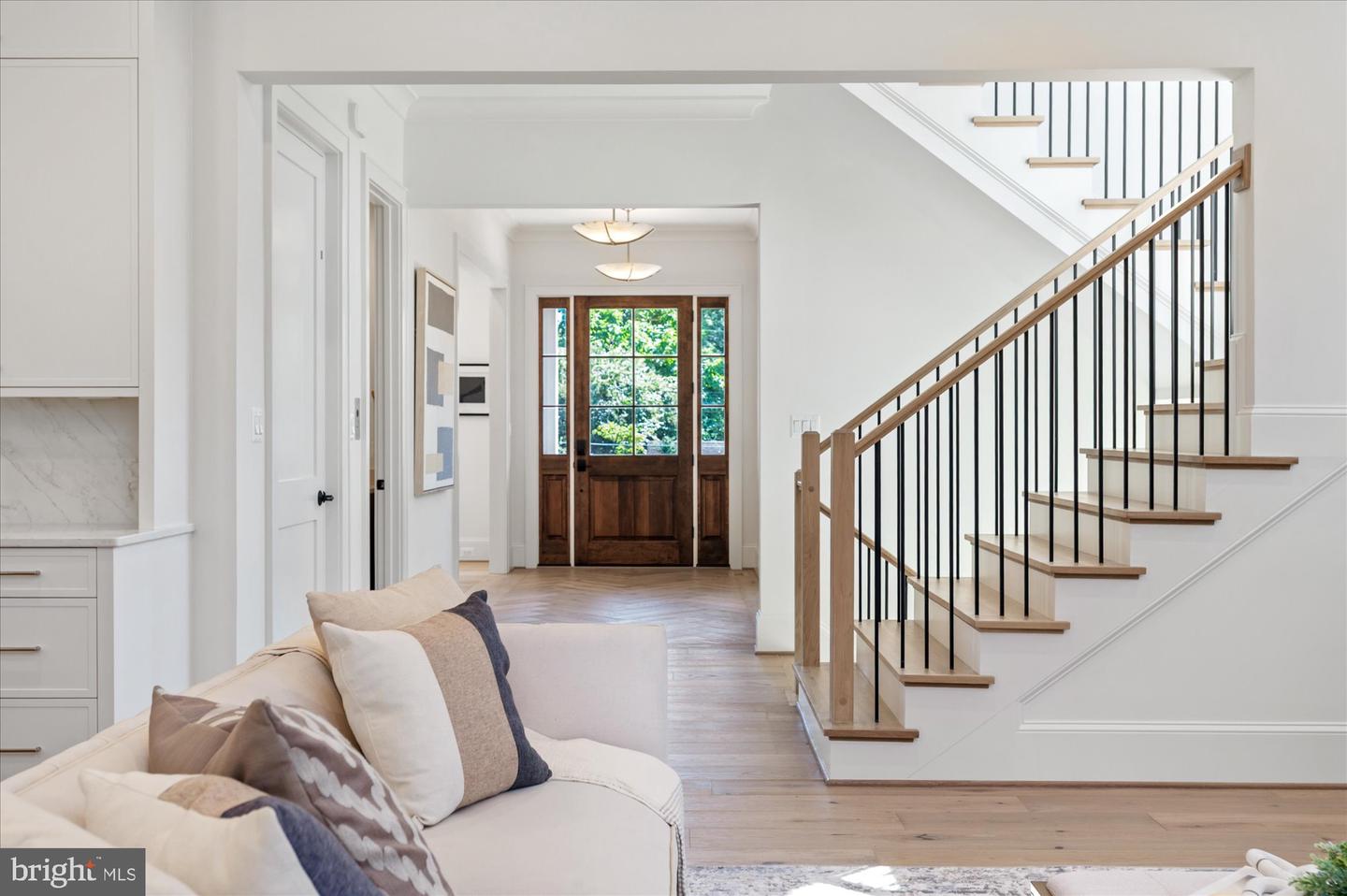4911 37TH ST N, ARLINGTON, Virginia 22207, 7 Bedrooms Bedrooms, ,7 BathroomsBathrooms,Residential,For sale,4911 37TH ST N,VAAR2054480 MLS # VAAR2054480