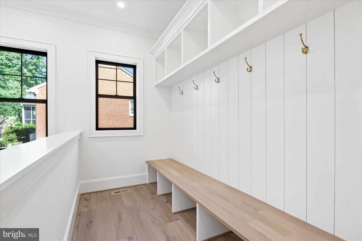 4911 37TH ST N, ARLINGTON, Virginia 22207, 7 Bedrooms Bedrooms, ,7 BathroomsBathrooms,Residential,For sale,4911 37TH ST N,VAAR2054480 MLS # VAAR2054480