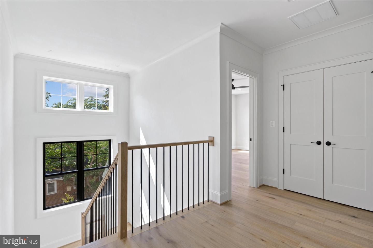 4911 37TH ST N, ARLINGTON, Virginia 22207, 7 Bedrooms Bedrooms, ,7 BathroomsBathrooms,Residential,For sale,4911 37TH ST N,VAAR2054480 MLS # VAAR2054480