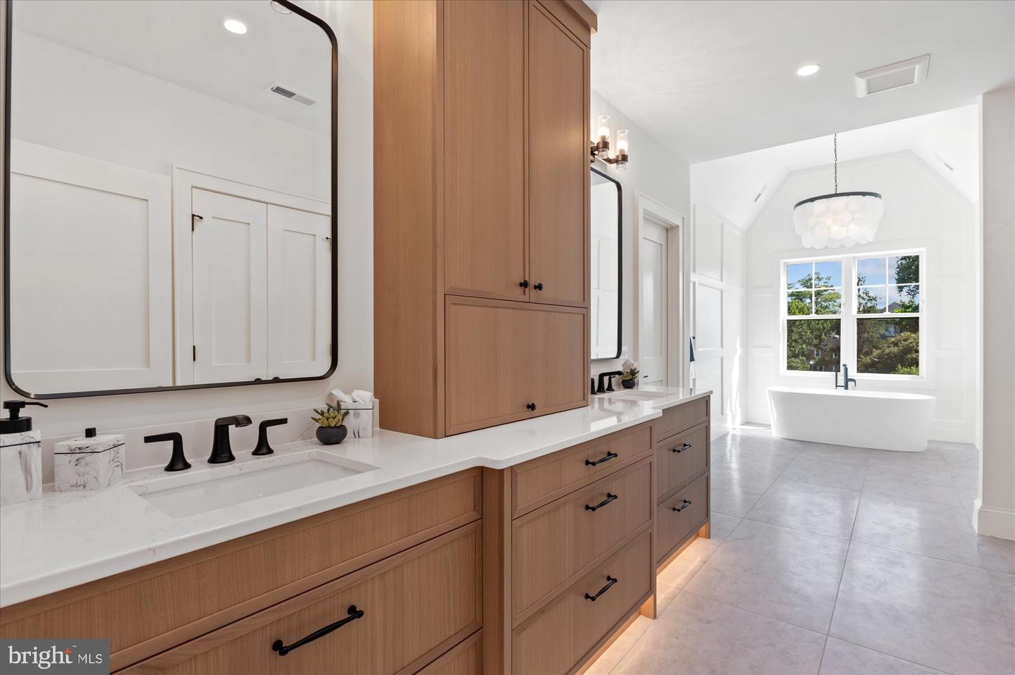 4911 37TH ST N, ARLINGTON, Virginia 22207, 7 Bedrooms Bedrooms, ,7 BathroomsBathrooms,Residential,For sale,4911 37TH ST N,VAAR2054480 MLS # VAAR2054480