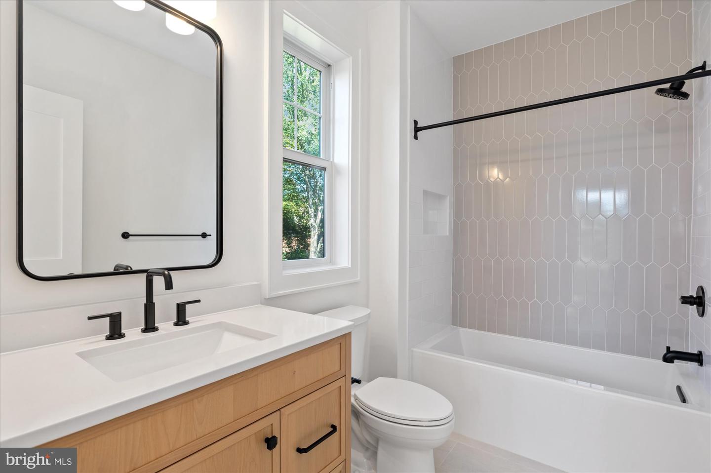 4911 37TH ST N, ARLINGTON, Virginia 22207, 7 Bedrooms Bedrooms, ,7 BathroomsBathrooms,Residential,For sale,4911 37TH ST N,VAAR2054480 MLS # VAAR2054480