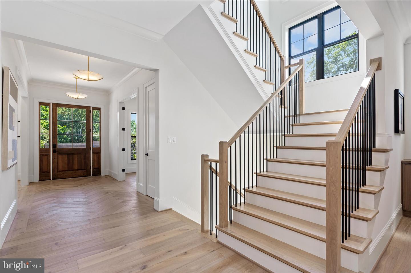 4911 37TH ST N, ARLINGTON, Virginia 22207, 7 Bedrooms Bedrooms, ,7 BathroomsBathrooms,Residential,For sale,4911 37TH ST N,VAAR2054480 MLS # VAAR2054480