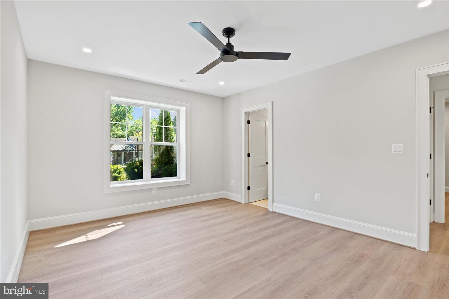 4911 37TH ST N, ARLINGTON, Virginia 22207, 7 Bedrooms Bedrooms, ,7 BathroomsBathrooms,Residential,For sale,4911 37TH ST N,VAAR2054480 MLS # VAAR2054480