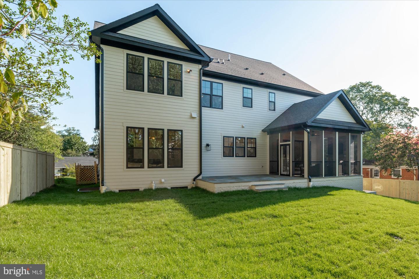 4911 37TH ST N, ARLINGTON, Virginia 22207, 7 Bedrooms Bedrooms, ,7 BathroomsBathrooms,Residential,For sale,4911 37TH ST N,VAAR2054480 MLS # VAAR2054480