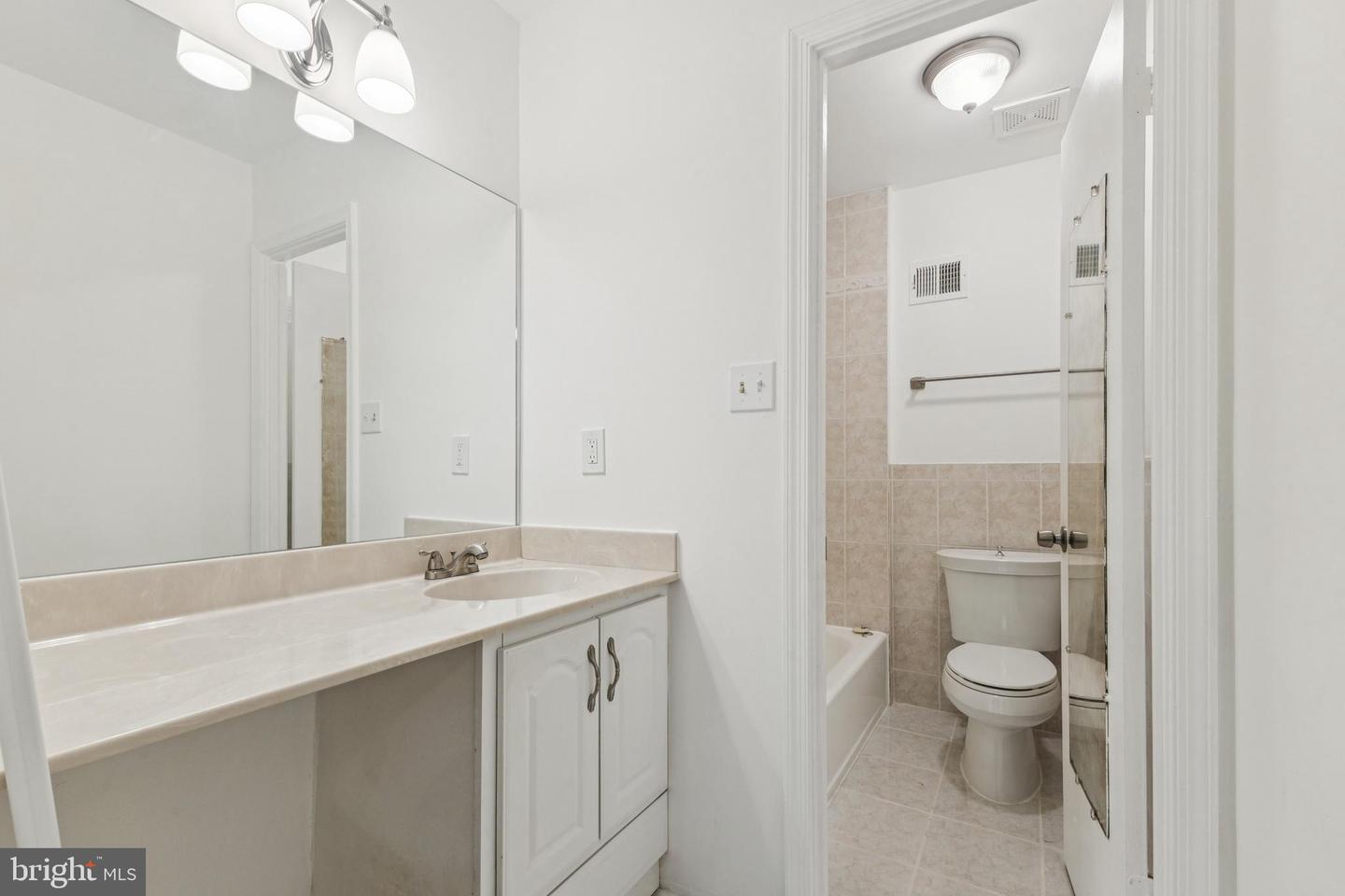 10271 BRADDOCK RD, FAIRFAX, Virginia 22032, 4 Bedrooms Bedrooms, ,3 BathroomsBathrooms,Residential,For sale,10271 BRADDOCK RD,VAFX2232434 MLS # VAFX2232434