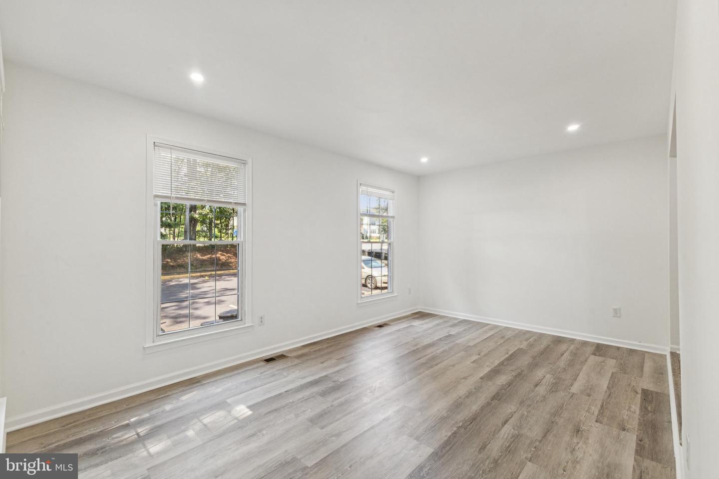 10271 BRADDOCK RD, FAIRFAX, Virginia 22032, 4 Bedrooms Bedrooms, ,3 BathroomsBathrooms,Residential,For sale,10271 BRADDOCK RD,VAFX2232434 MLS # VAFX2232434