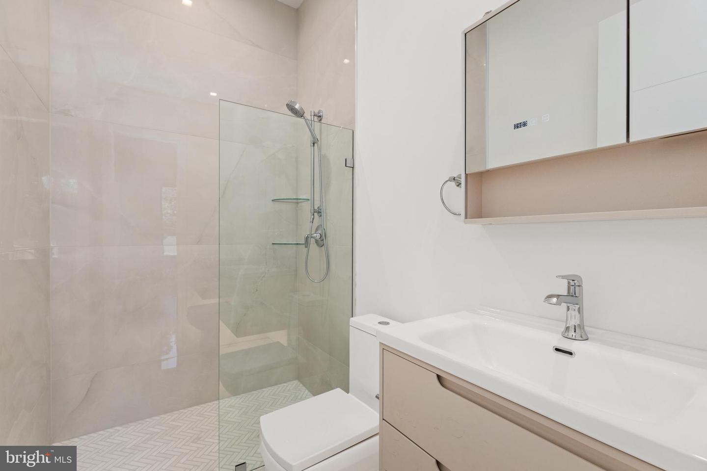 3554 MILITARY RD, ARLINGTON, Virginia 22207, 6 Bedrooms Bedrooms, ,7 BathroomsBathrooms,Residential,For sale,3554 MILITARY RD,VAAR2057328 MLS # VAAR2057328