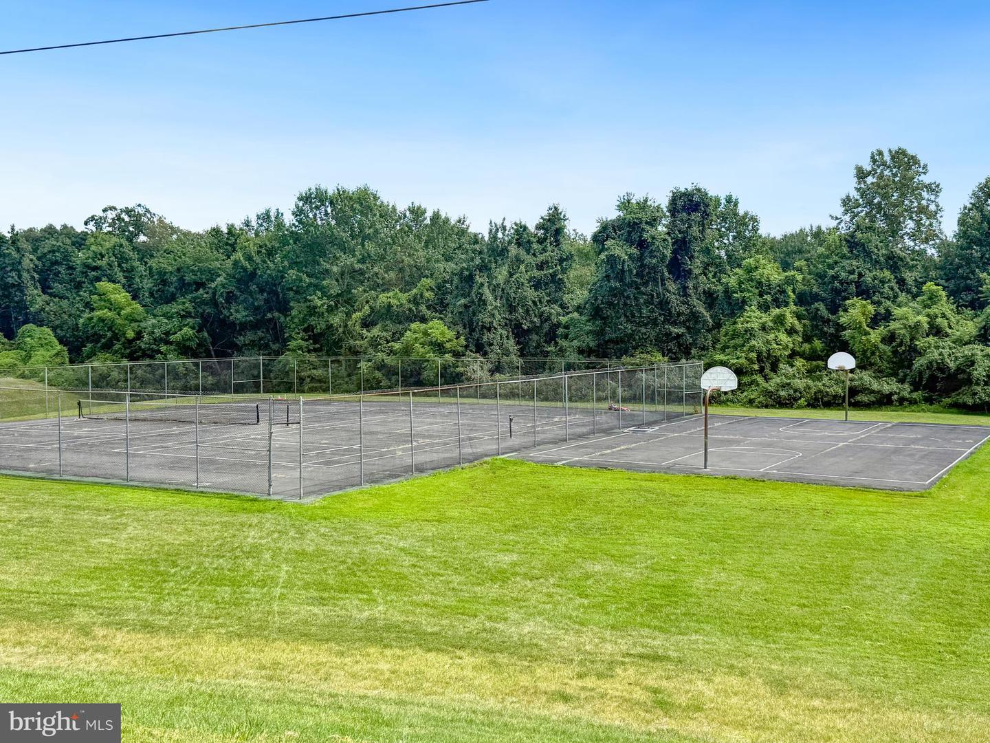 13803 FOUNT BEATTIE CT, CENTREVILLE, Virginia 20121, 3 Bedrooms Bedrooms, ,3 BathroomsBathrooms,Residential,For sale,13803 FOUNT BEATTIE CT,VAFX2258292 MLS # VAFX2258292