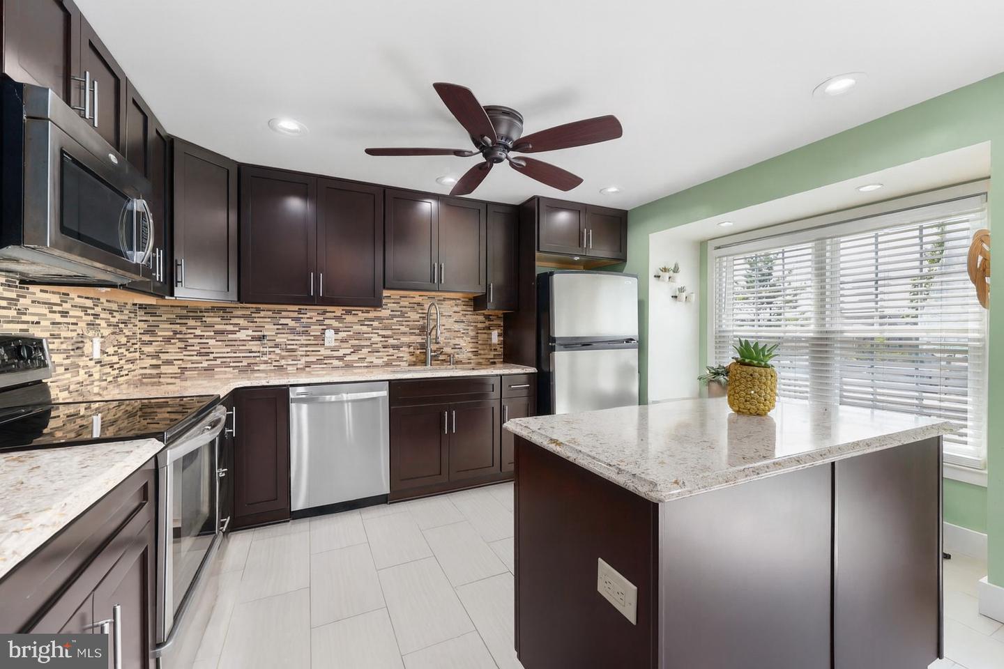 13803 FOUNT BEATTIE CT, CENTREVILLE, Virginia 20121, 3 Bedrooms Bedrooms, ,3 BathroomsBathrooms,Residential,For sale,13803 FOUNT BEATTIE CT,VAFX2258292 MLS # VAFX2258292