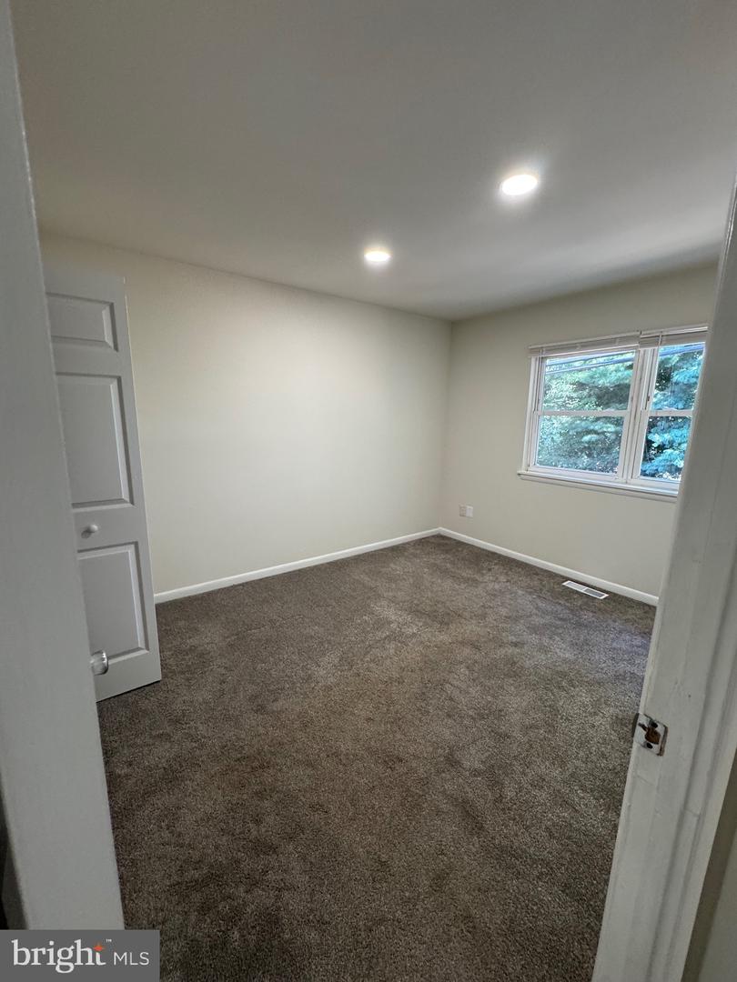 1 OAK DR, STAFFORD, Virginia 22554, 4 Bedrooms Bedrooms, ,1 BathroomBathrooms,Residential,For sale,1 OAK DR,VAST2041304 MLS # VAST2041304