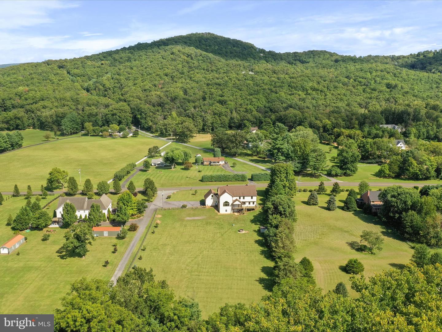 15 RACHELS LN, FRONT ROYAL, Virginia 22630, 4 Bedrooms Bedrooms, ,5 BathroomsBathrooms,Residential,For sale,15 RACHELS LN,VAWR2011922 MLS # VAWR2011922