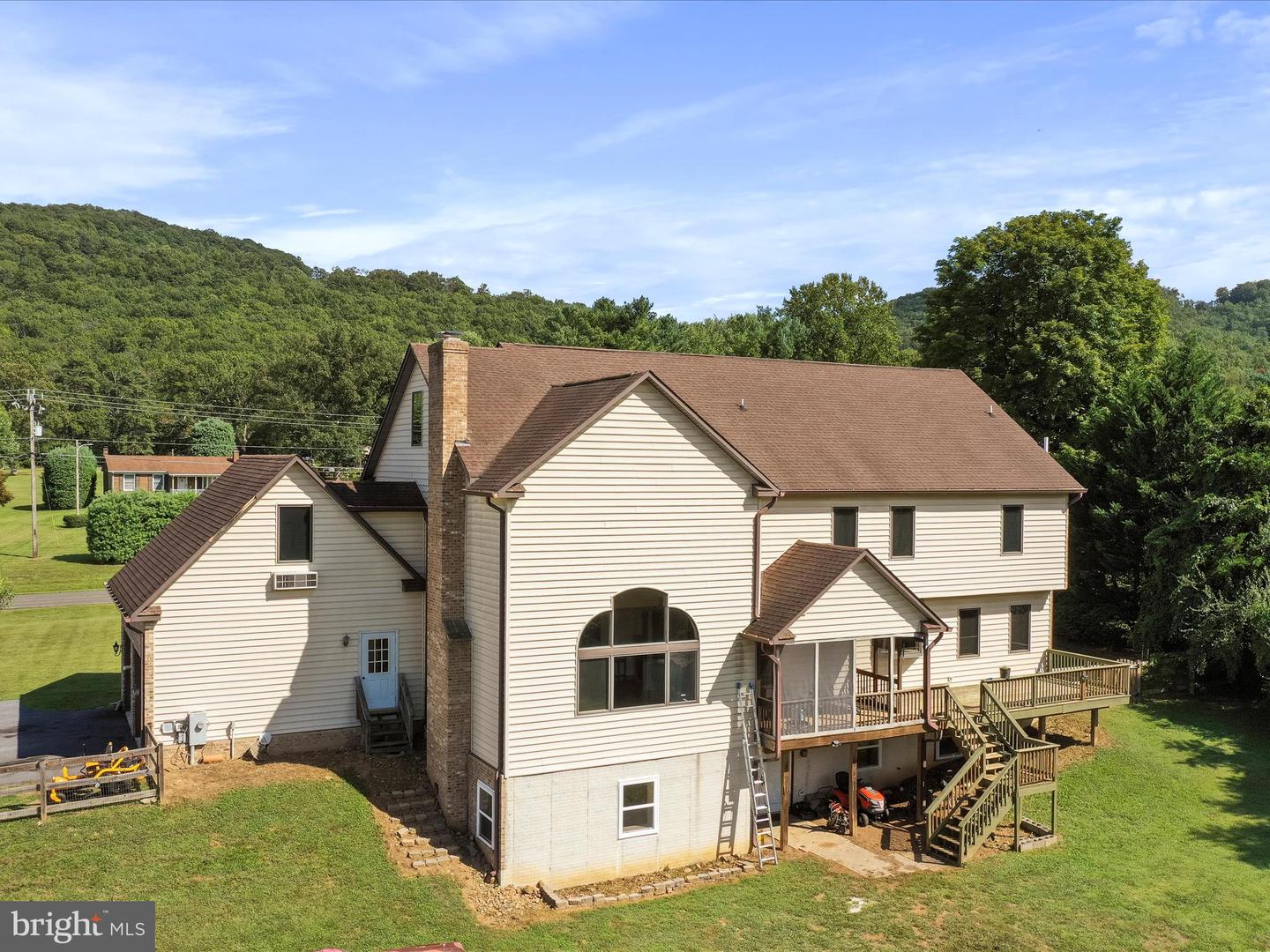 15 RACHELS LN, FRONT ROYAL, Virginia 22630, 4 Bedrooms Bedrooms, ,5 BathroomsBathrooms,Residential,For sale,15 RACHELS LN,VAWR2011922 MLS # VAWR2011922