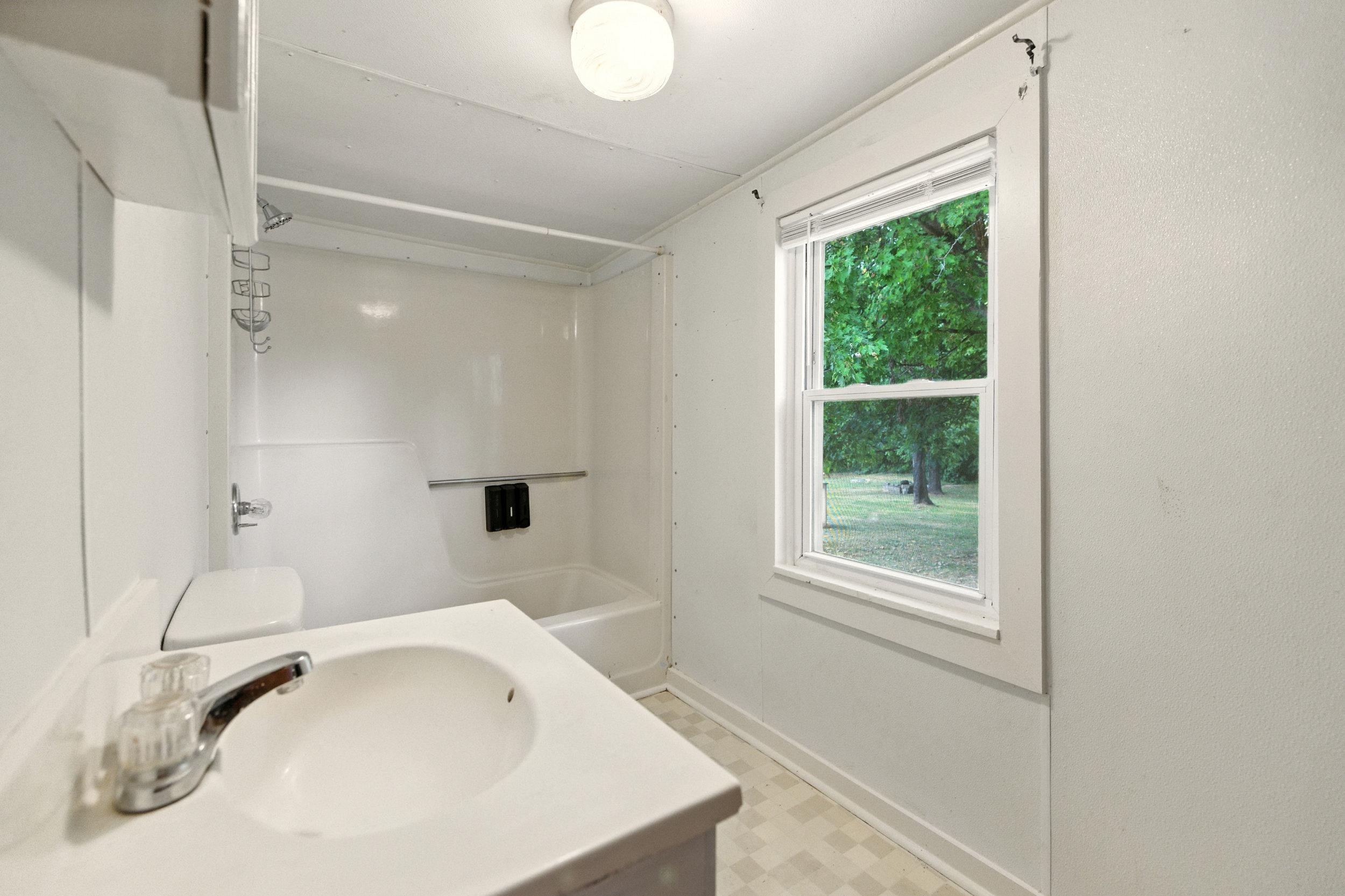 17801 RED BRUSH RD, ELKTON, Virginia 22827, 2 Bedrooms Bedrooms, ,1 BathroomBathrooms,Residential,17801 RED BRUSH RD,668337 MLS # 668337