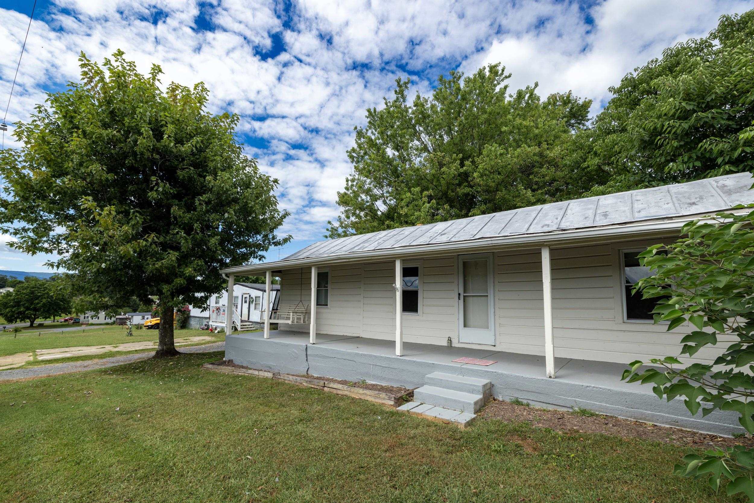 17801 RED BRUSH RD, ELKTON, Virginia 22827, 2 Bedrooms Bedrooms, ,1 BathroomBathrooms,Residential,17801 RED BRUSH RD,668337 MLS # 668337