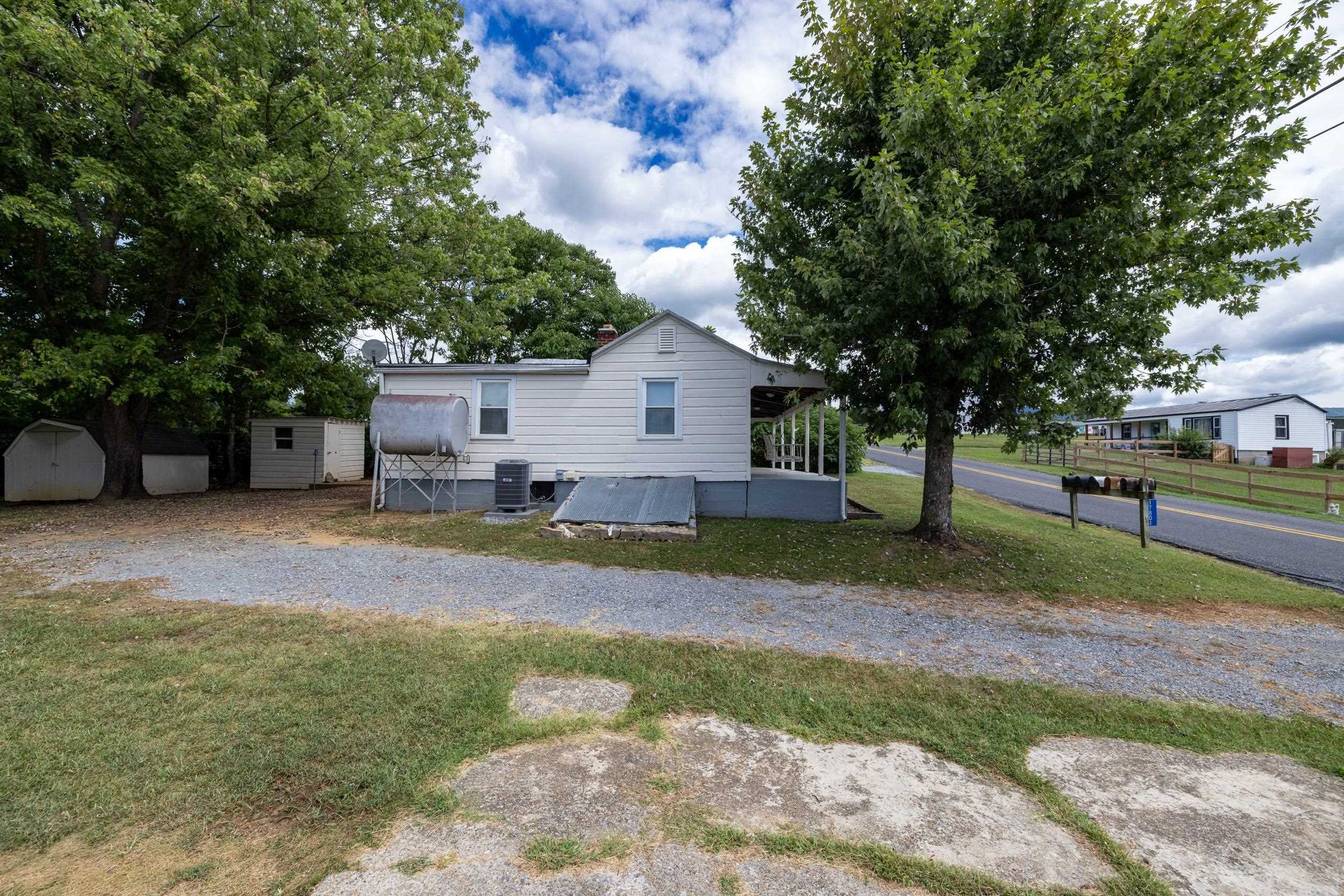 17801 RED BRUSH RD, ELKTON, Virginia 22827, 2 Bedrooms Bedrooms, ,1 BathroomBathrooms,Residential,17801 RED BRUSH RD,668337 MLS # 668337