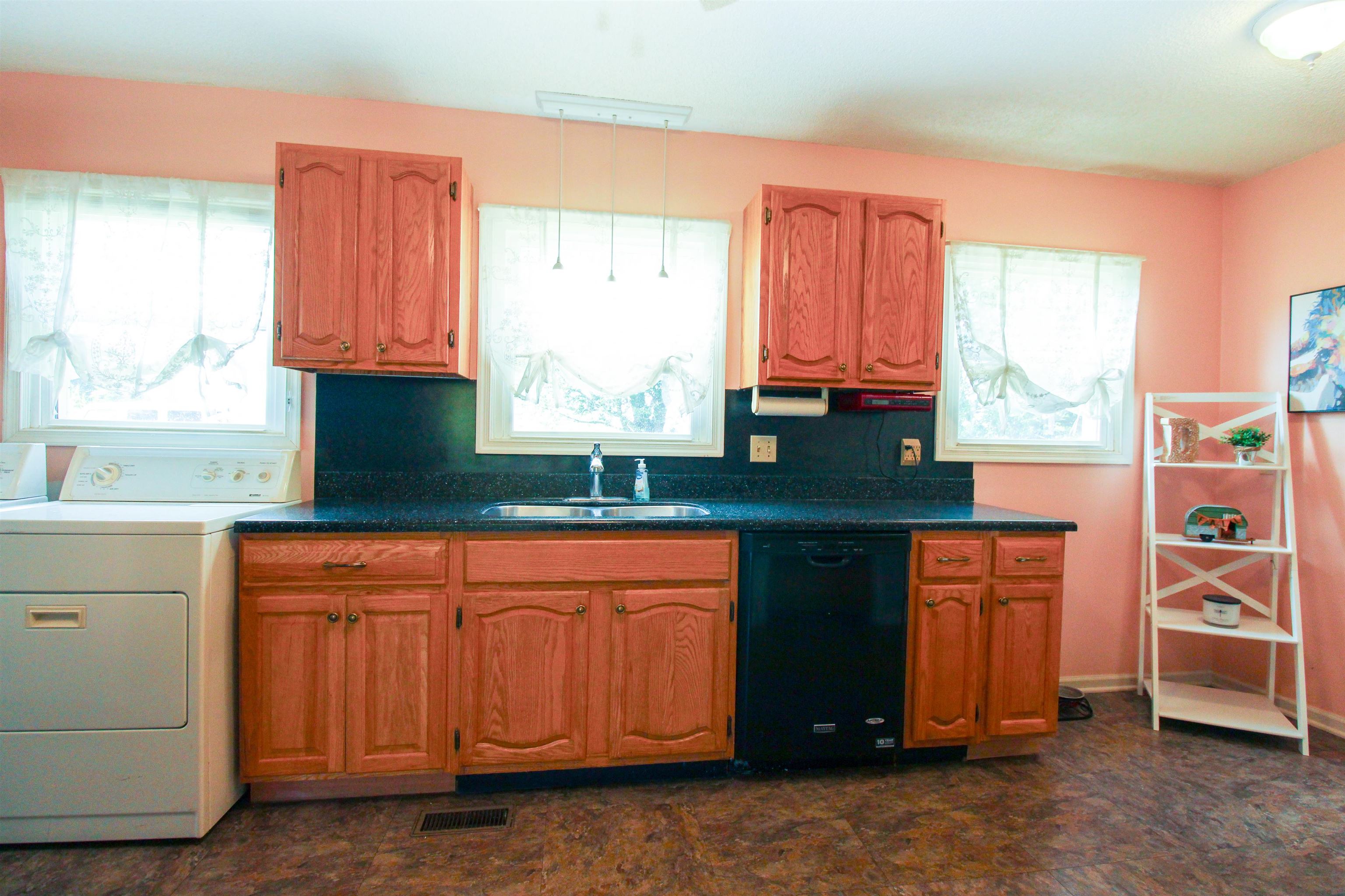 2056 KNIGHTLY MILL RD, FORT DEFIANCE, Virginia 24437, 3 Bedrooms Bedrooms, ,2 BathroomsBathrooms,Residential,2056 KNIGHTLY MILL RD,668353 MLS # 668353