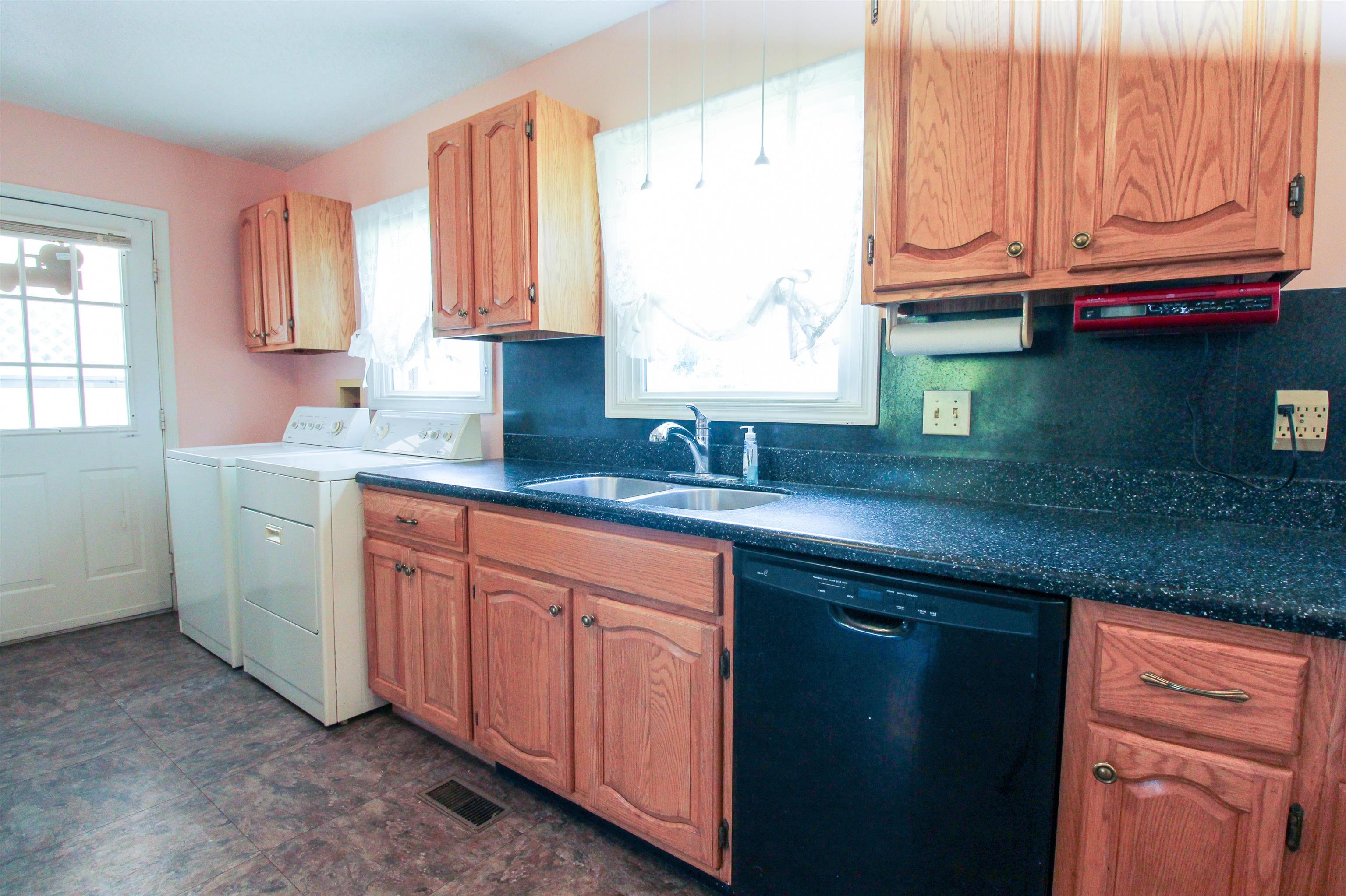 2056 KNIGHTLY MILL RD, FORT DEFIANCE, Virginia 24437, 3 Bedrooms Bedrooms, ,2 BathroomsBathrooms,Residential,2056 KNIGHTLY MILL RD,668353 MLS # 668353
