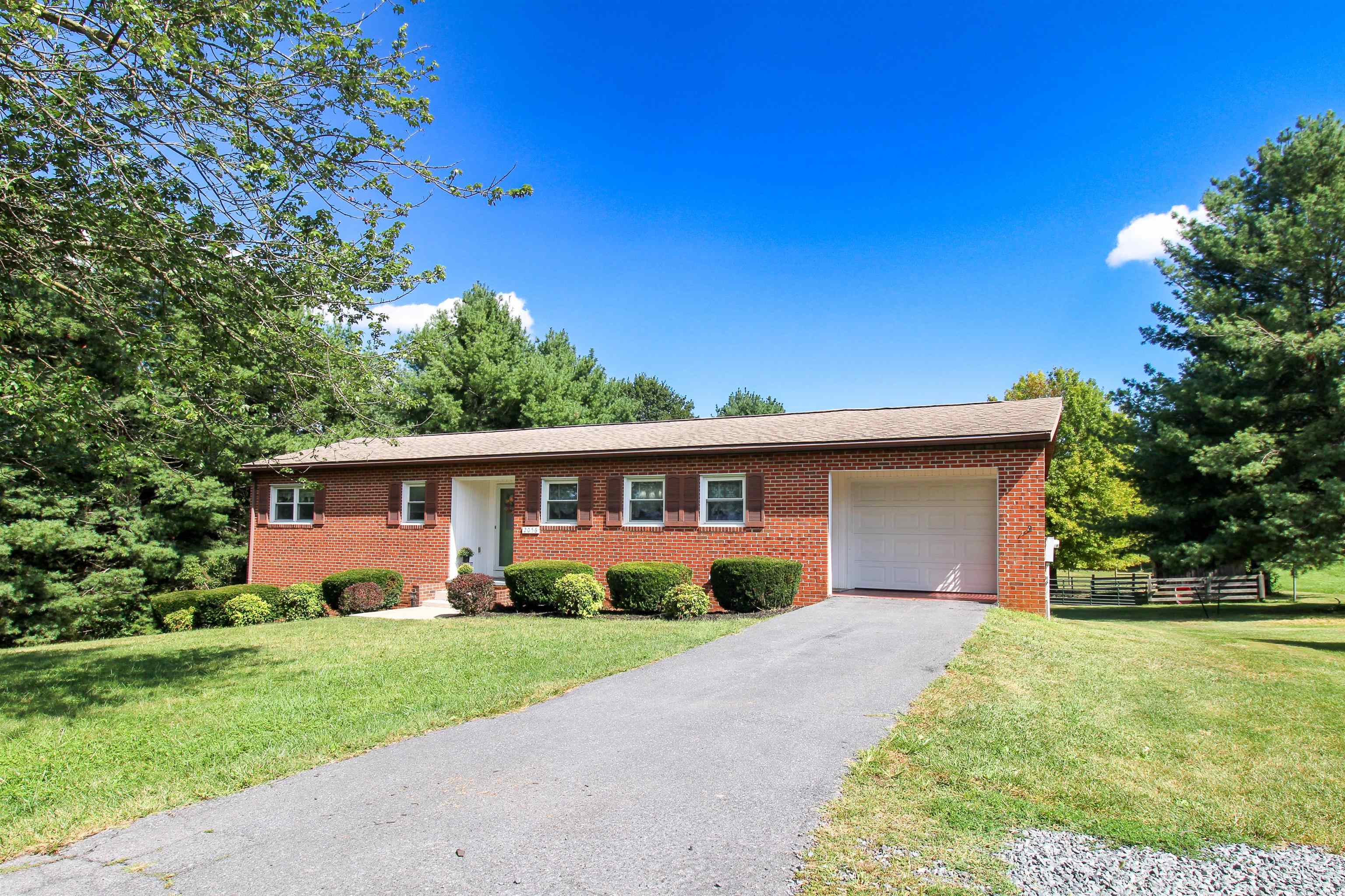 2056 KNIGHTLY MILL RD, FORT DEFIANCE, Virginia 24437, 3 Bedrooms Bedrooms, ,2 BathroomsBathrooms,Residential,2056 KNIGHTLY MILL RD,668353 MLS # 668353