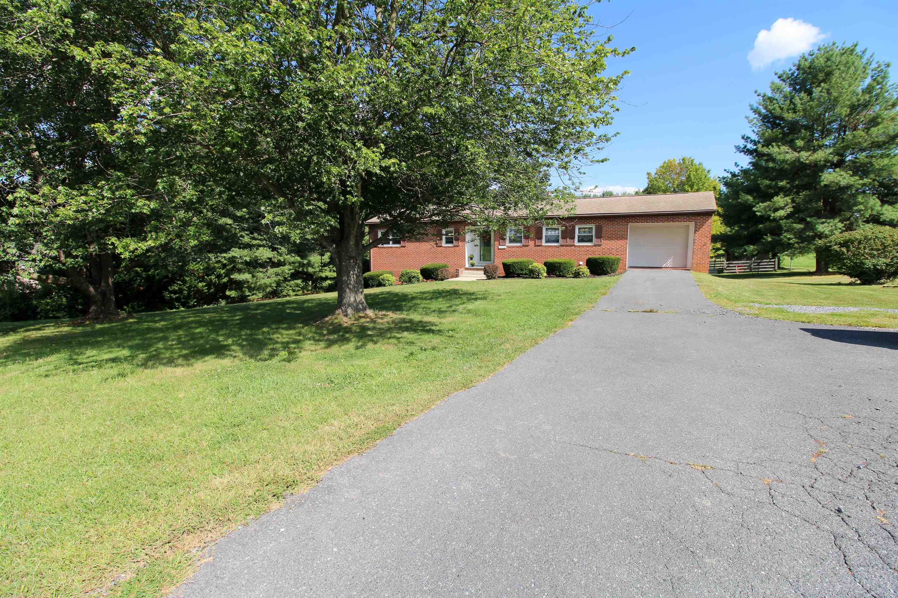 2056 KNIGHTLY MILL RD, FORT DEFIANCE, Virginia 24437, 3 Bedrooms Bedrooms, ,2 BathroomsBathrooms,Residential,2056 KNIGHTLY MILL RD,668353 MLS # 668353
