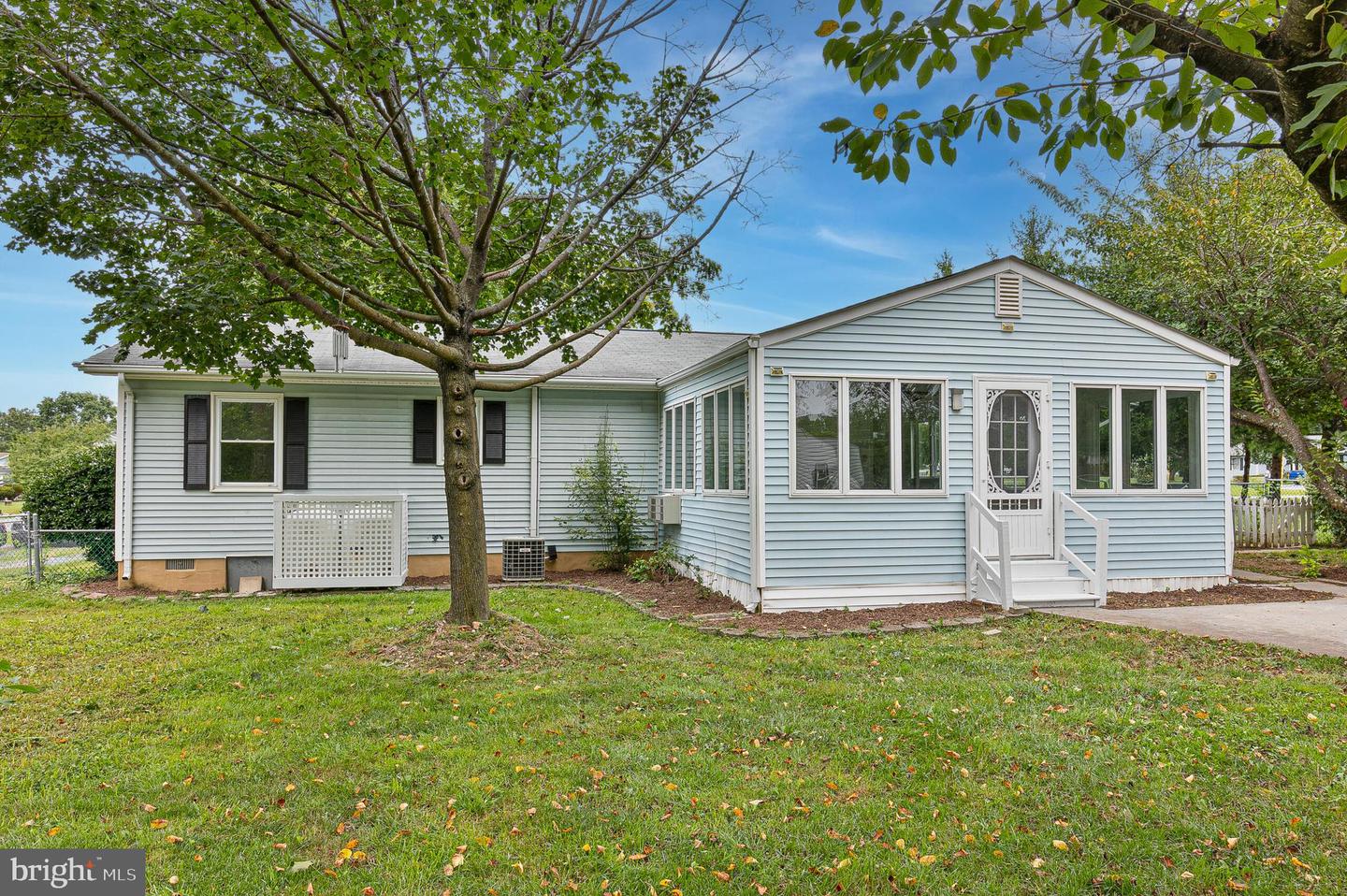 238 HACKBERRY DR, STEPHENS CITY, Virginia 22655, 3 Bedrooms Bedrooms, 5 Rooms Rooms,2 BathroomsBathrooms,Residential,For sale,238 HACKBERRY DR,VAFV2036072 MLS # VAFV2036072