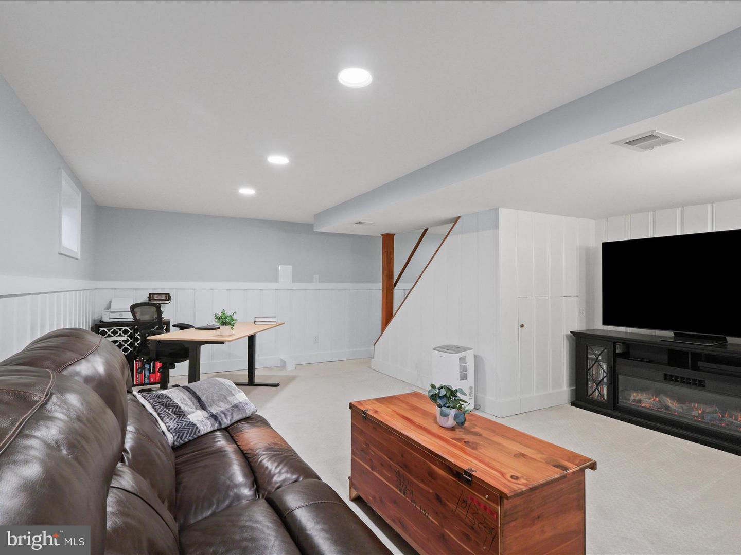 6632 REYNARD DR, SPRINGFIELD, Virginia 22152, 4 Bedrooms Bedrooms, ,2 BathroomsBathrooms,Residential,For sale,6632 REYNARD DR,VAFX2261388 MLS # VAFX2261388