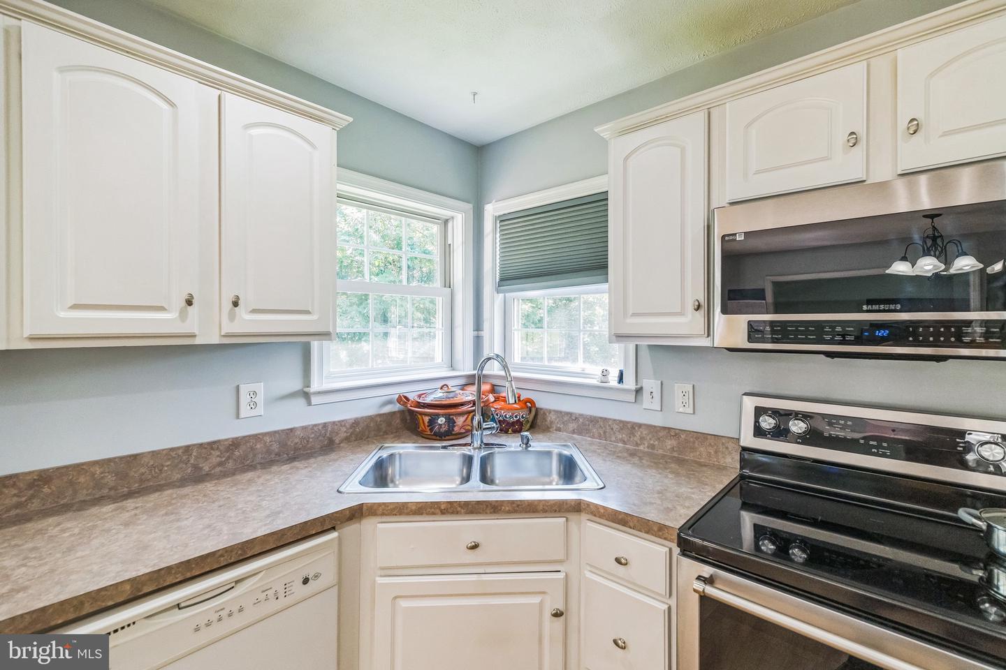 605 CEDAR CT, WOODSTOCK, Virginia 22664, 3 Bedrooms Bedrooms, 6 Rooms Rooms,2 BathroomsBathrooms,Residential,For sale,605 CEDAR CT,VASH2012248 MLS # VASH2012248