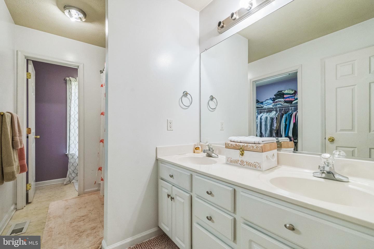 605 CEDAR CT, WOODSTOCK, Virginia 22664, 3 Bedrooms Bedrooms, 6 Rooms Rooms,2 BathroomsBathrooms,Residential,For sale,605 CEDAR CT,VASH2012248 MLS # VASH2012248
