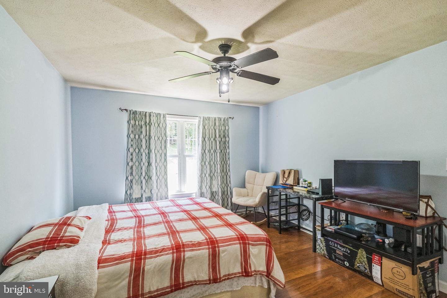 605 CEDAR CT, WOODSTOCK, Virginia 22664, 3 Bedrooms Bedrooms, 6 Rooms Rooms,2 BathroomsBathrooms,Residential,For sale,605 CEDAR CT,VASH2012248 MLS # VASH2012248