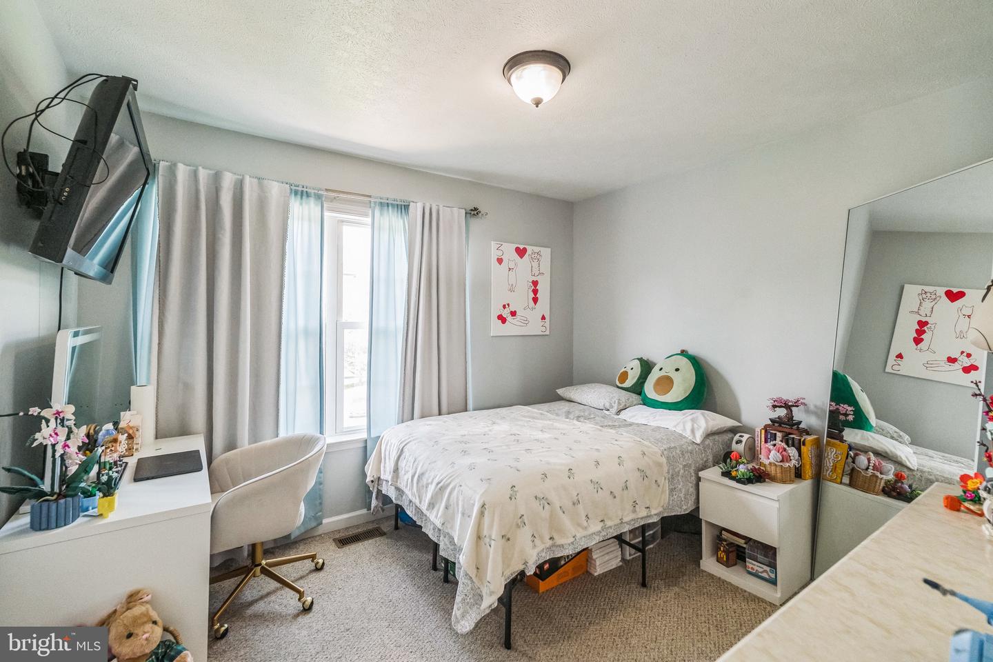 605 CEDAR CT, WOODSTOCK, Virginia 22664, 3 Bedrooms Bedrooms, 6 Rooms Rooms,2 BathroomsBathrooms,Residential,For sale,605 CEDAR CT,VASH2012248 MLS # VASH2012248