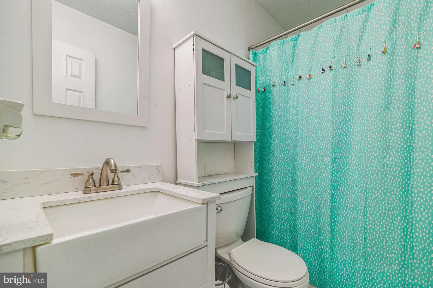 605 CEDAR CT, WOODSTOCK, Virginia 22664, 3 Bedrooms Bedrooms, 6 Rooms Rooms,2 BathroomsBathrooms,Residential,For sale,605 CEDAR CT,VASH2012248 MLS # VASH2012248
